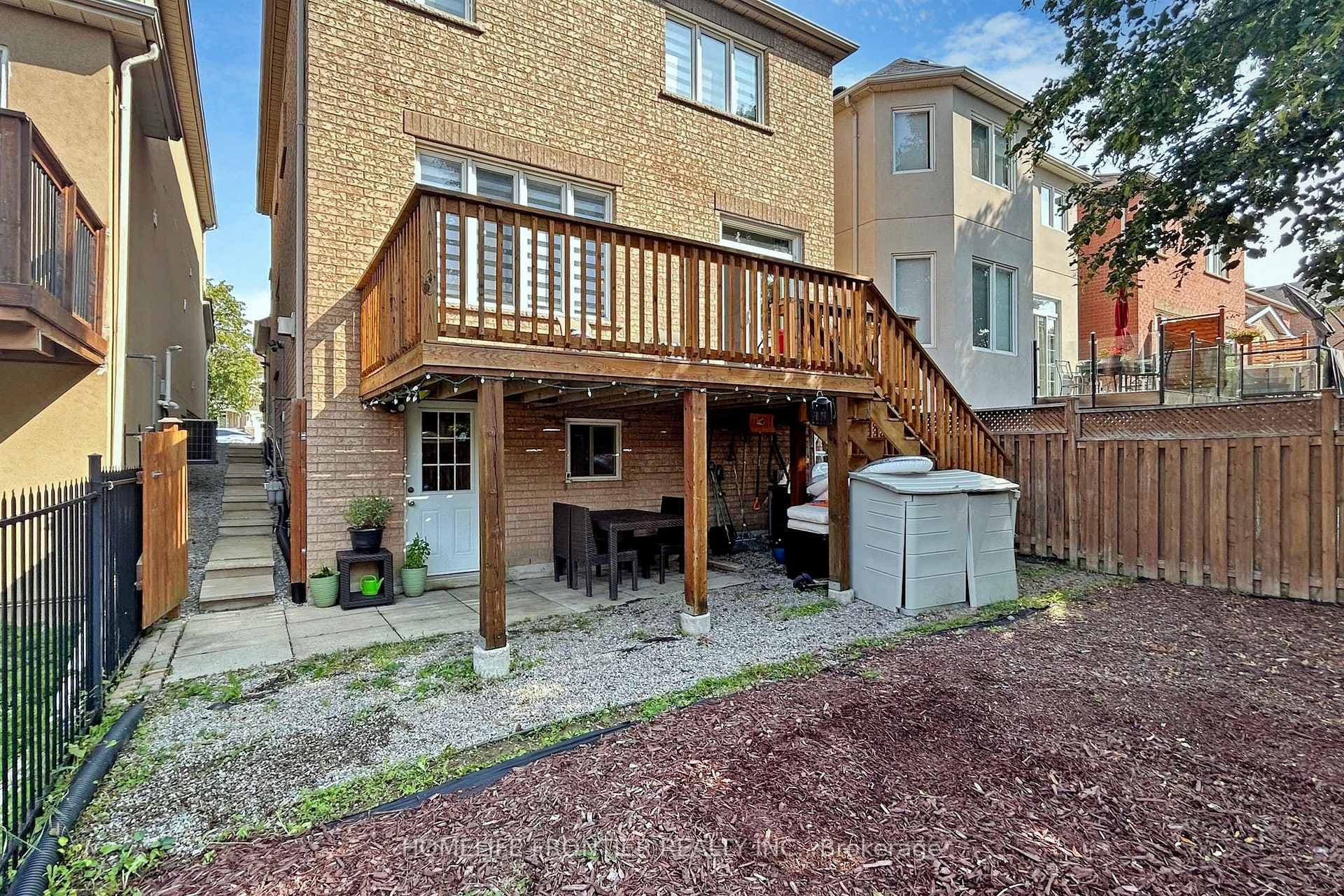 91 Ridgeway Court photo 40