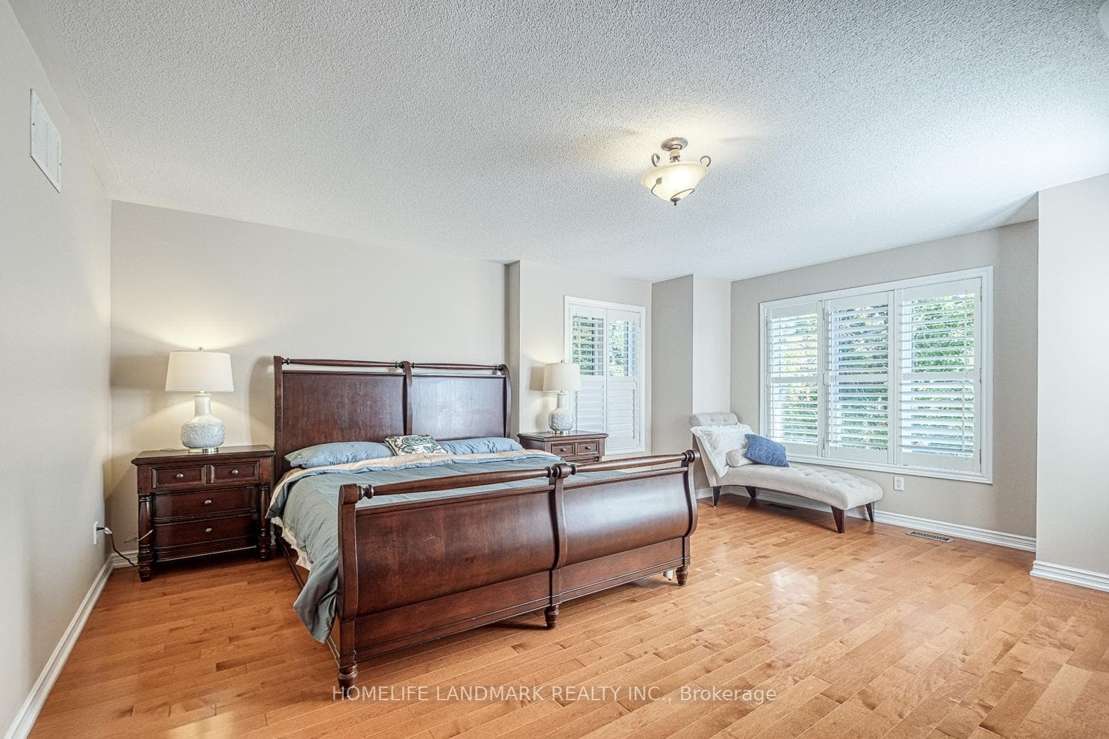 9 Chantilly Crescent photo 22
