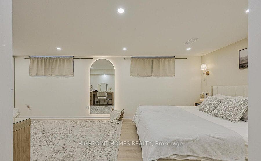 3 Mozart Avenue photo 43