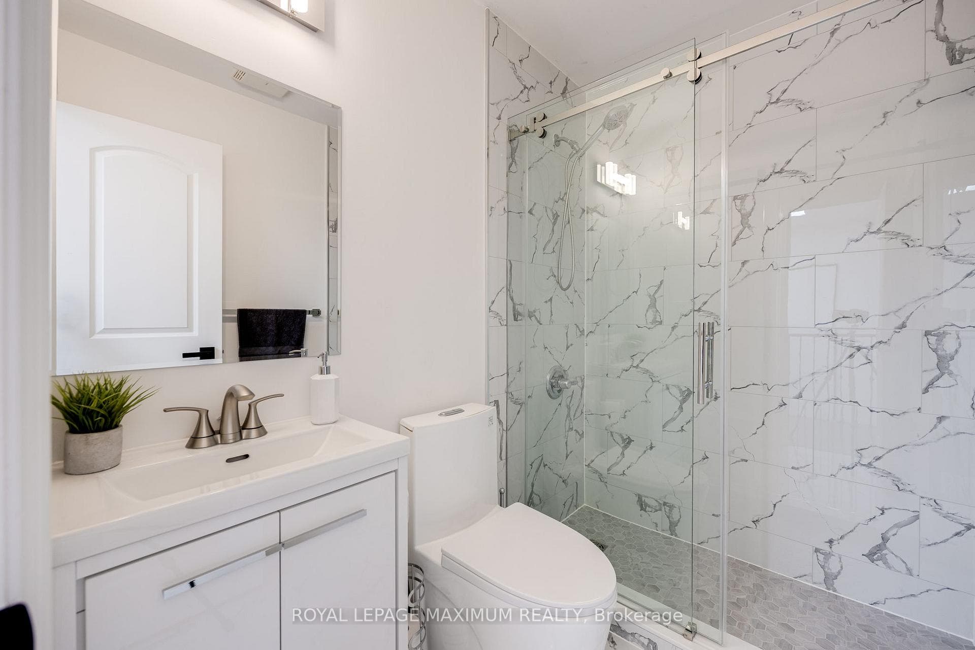 8032 Kipling Avenue Unit 4 photo 24