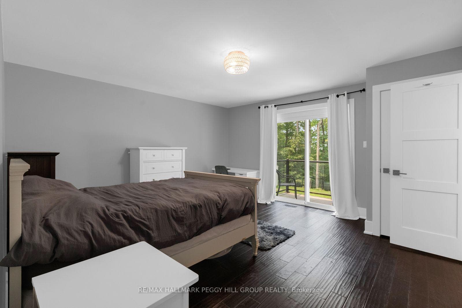 1814 Quantz Crescent photo 10