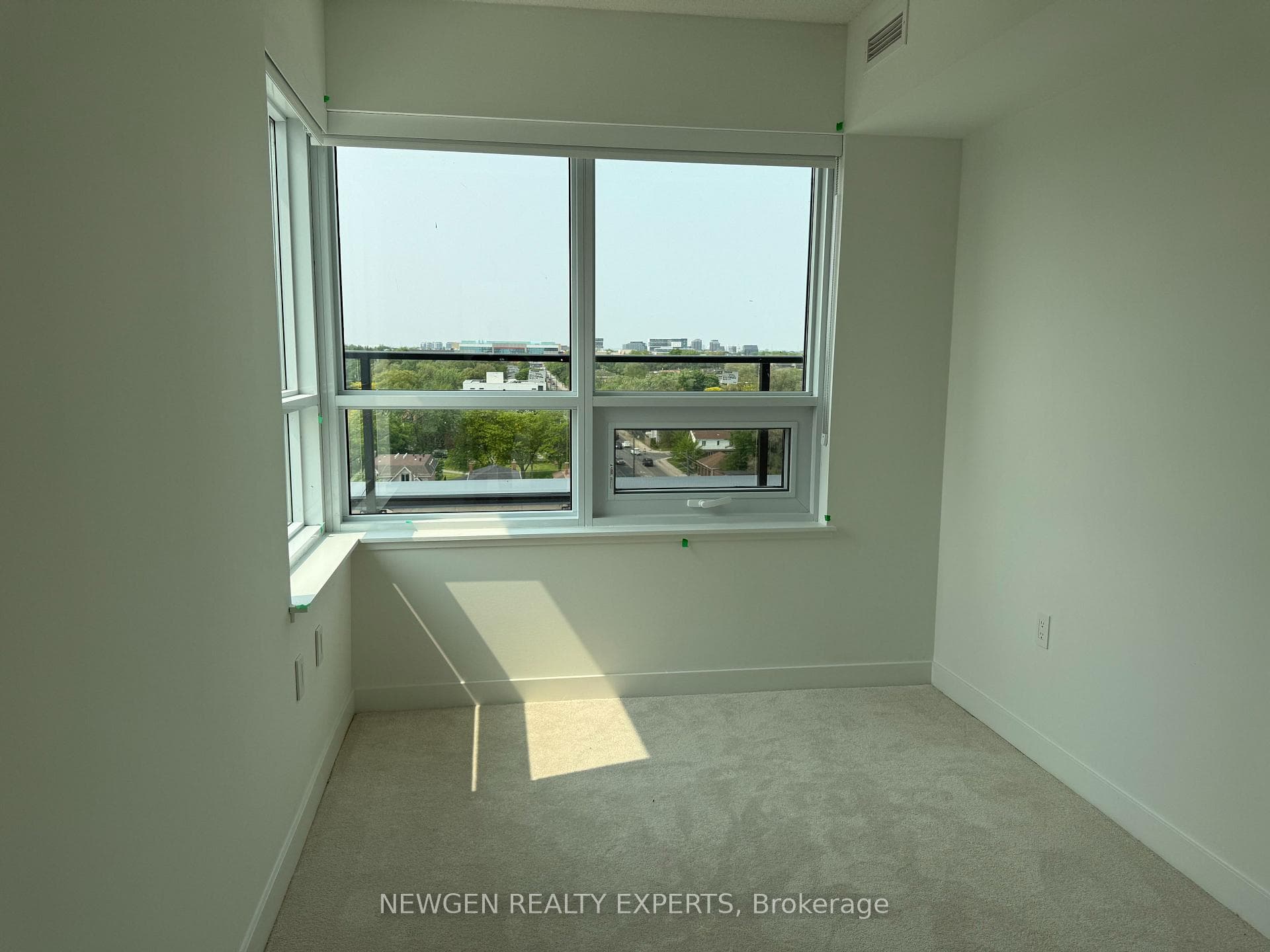 556 Marlee Avenue Unit 912 photo 14