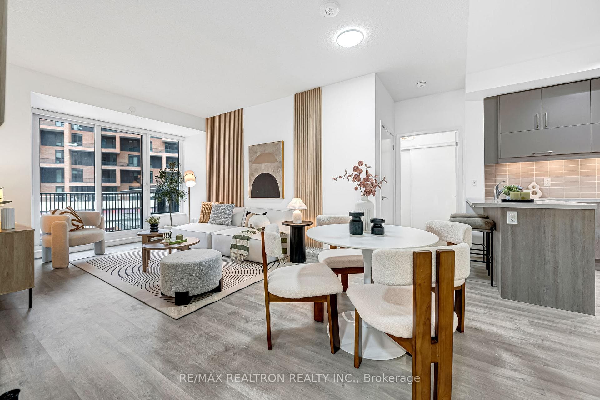38 Simcoe Promenade Unit 403C photo 9