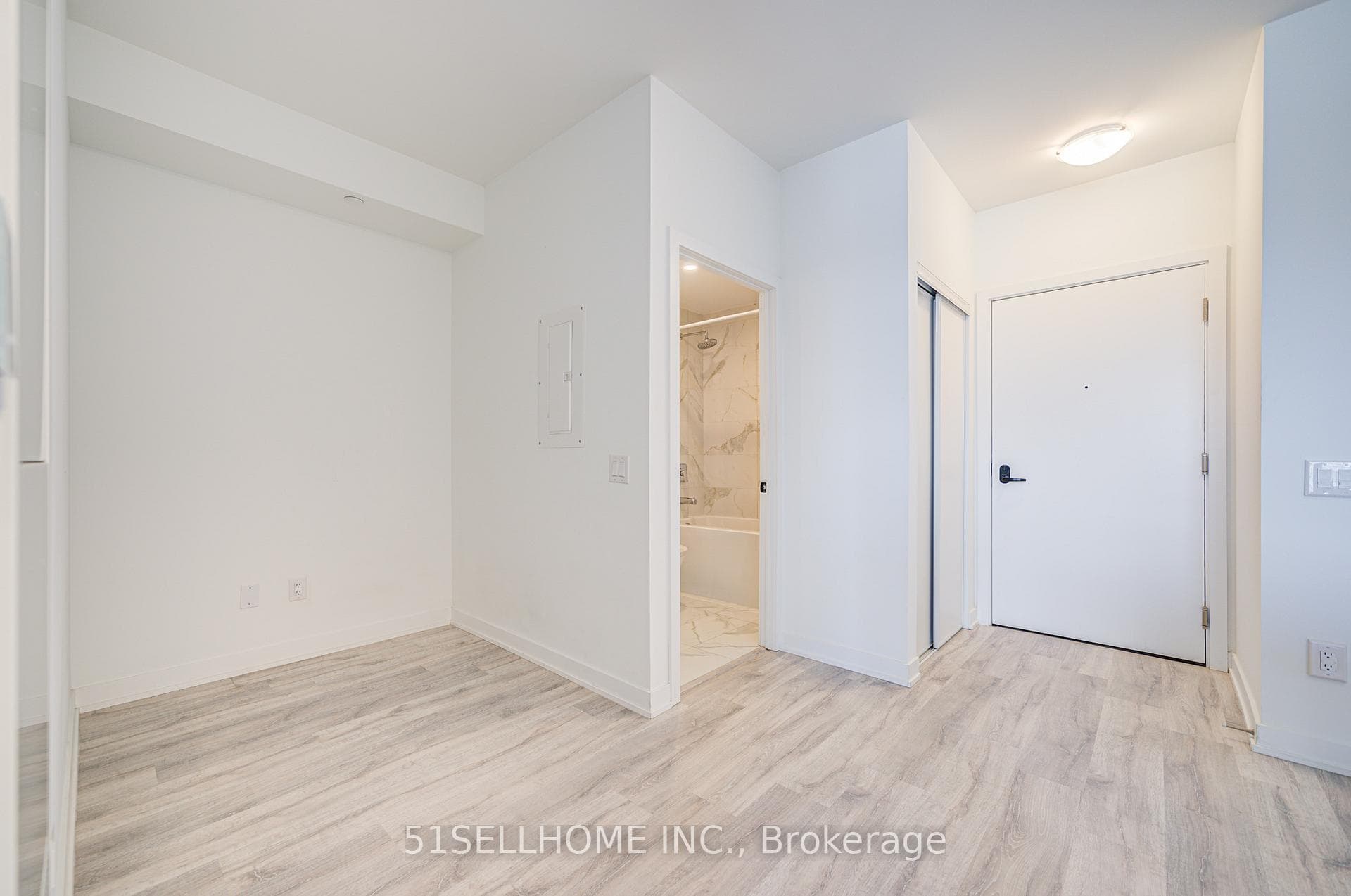 215 Lakeshore Road Unit 333 photo 13