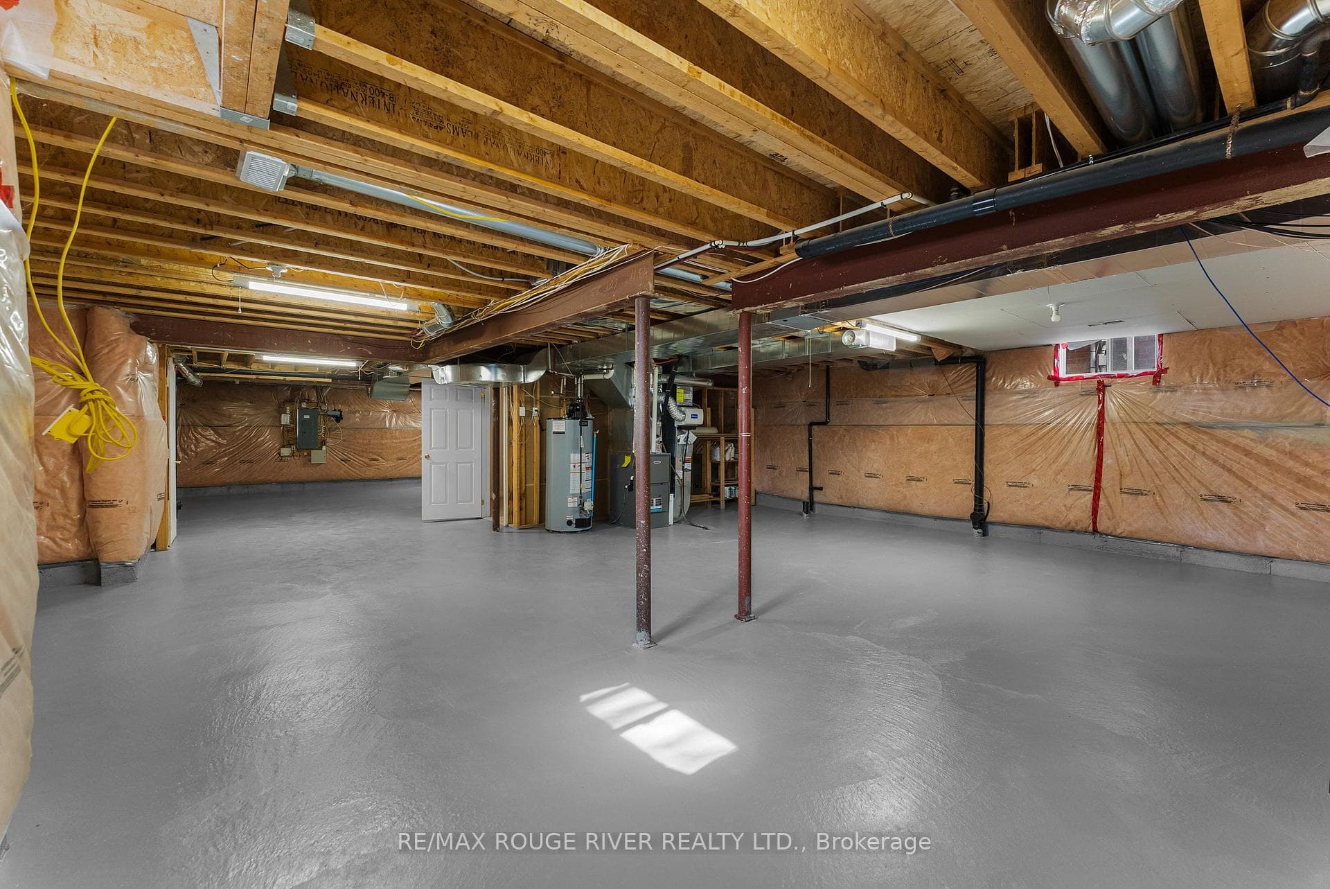 1784 Fairport Road photo 33