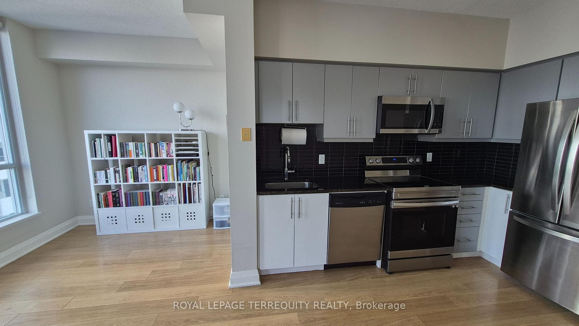 83 Redpath Avenue Unit 703 photo 4