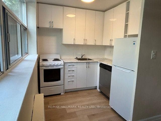 134 Lawton Boulevard Unit 105 photo 6