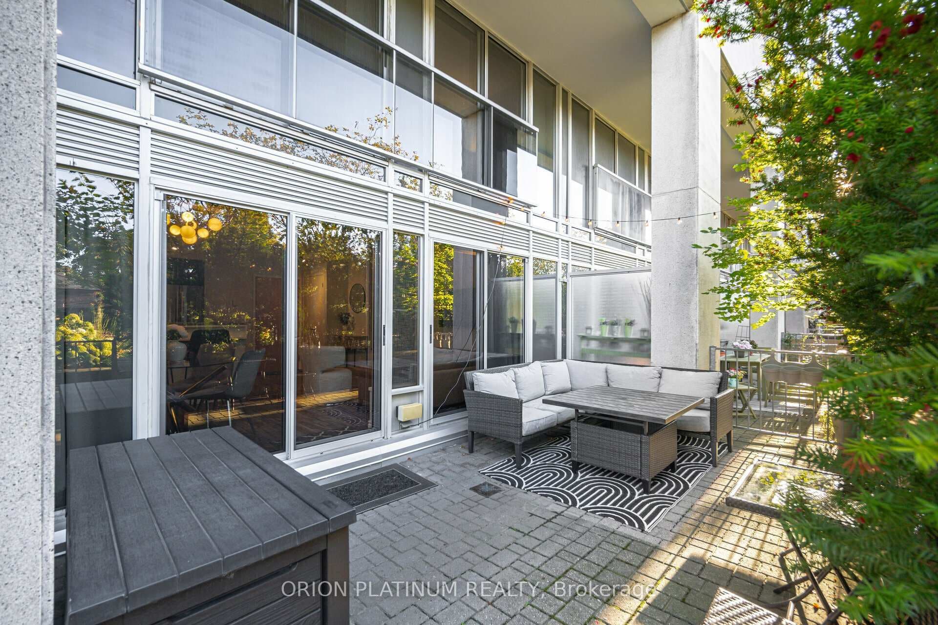 1050 The Queensway N/A Unit 113 photo 25