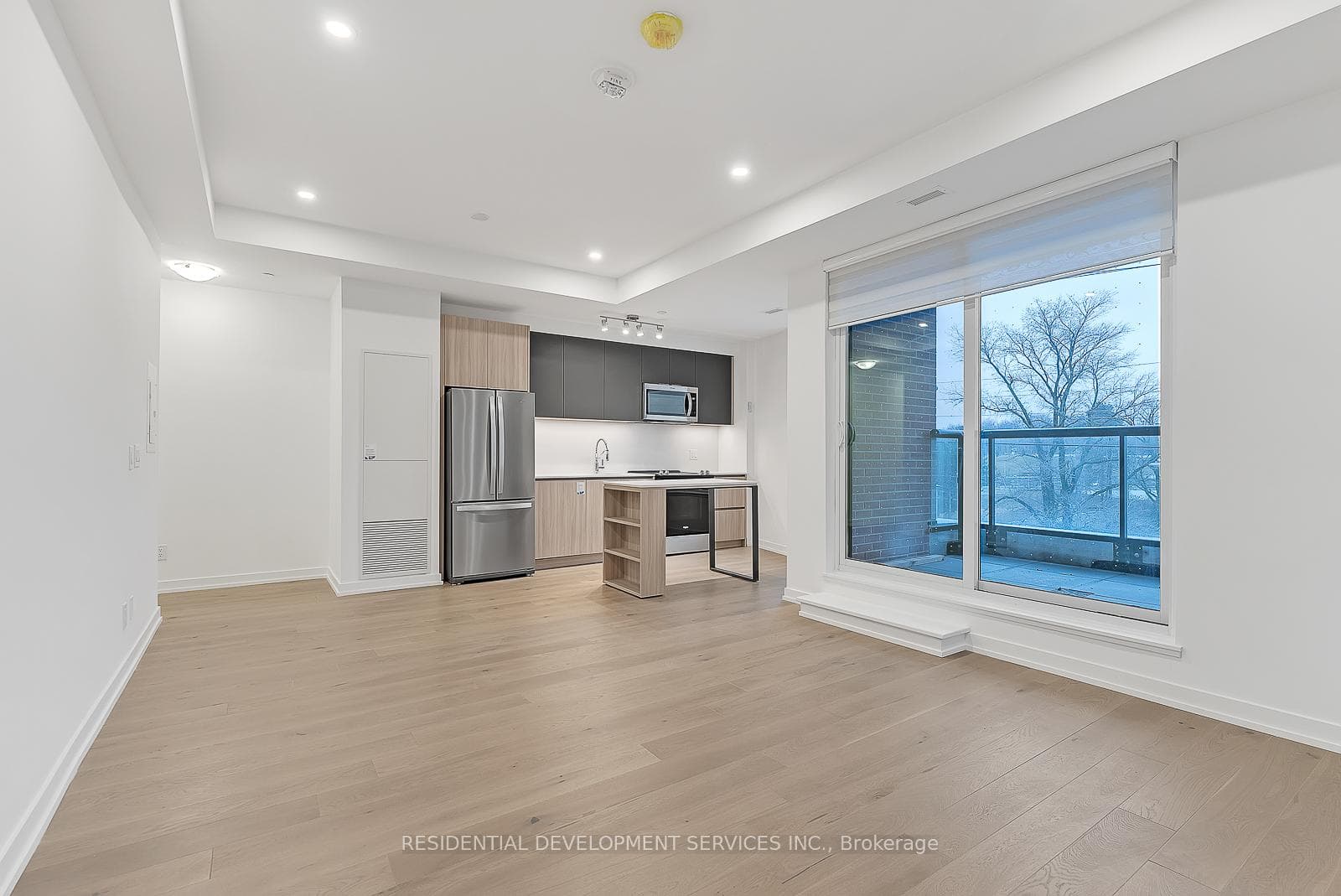 3100 Keele Street Unit 327 photo 4