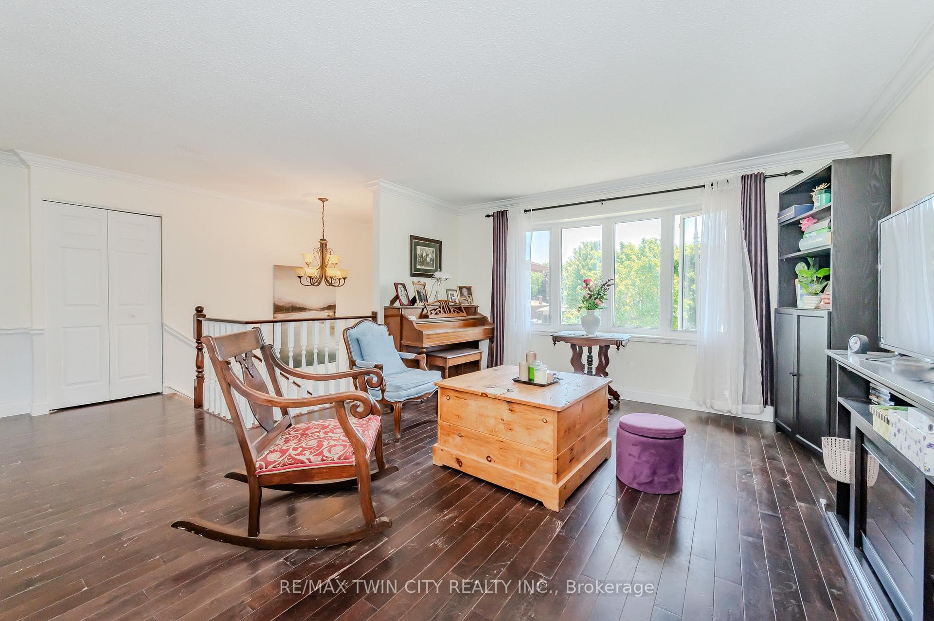 39 Spring Hill Place photo 7