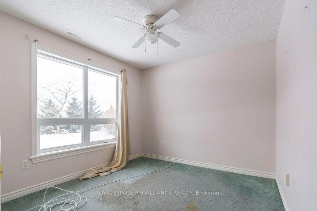 15 Aldersgate Crescent Unit 10 photo 11