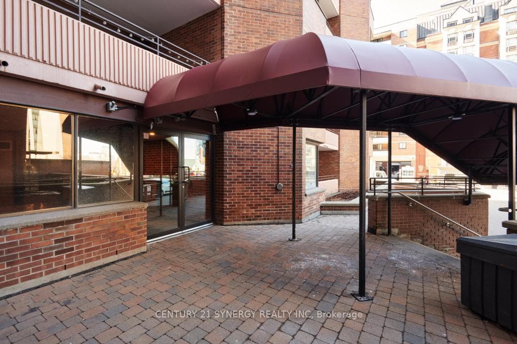 151 Bay Street Unit 202 photo 3