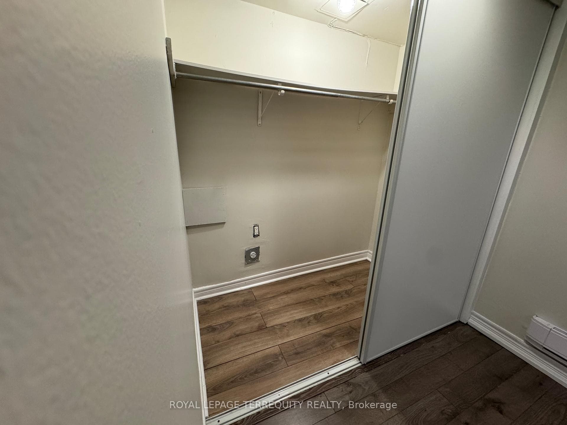 475 Woodbine Avenue Unit 2 photo 3