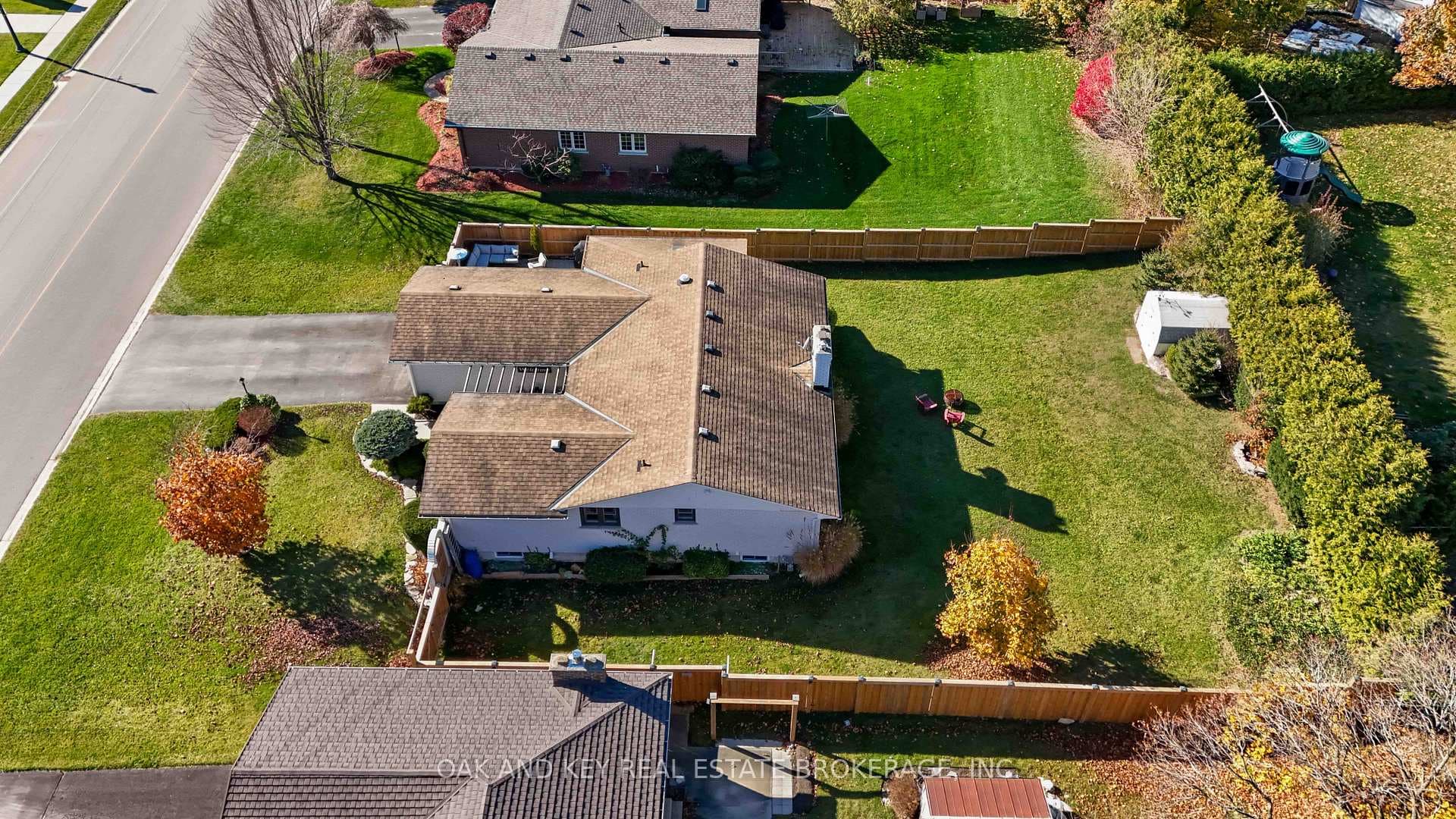 146 BYRON Avenue photo 39