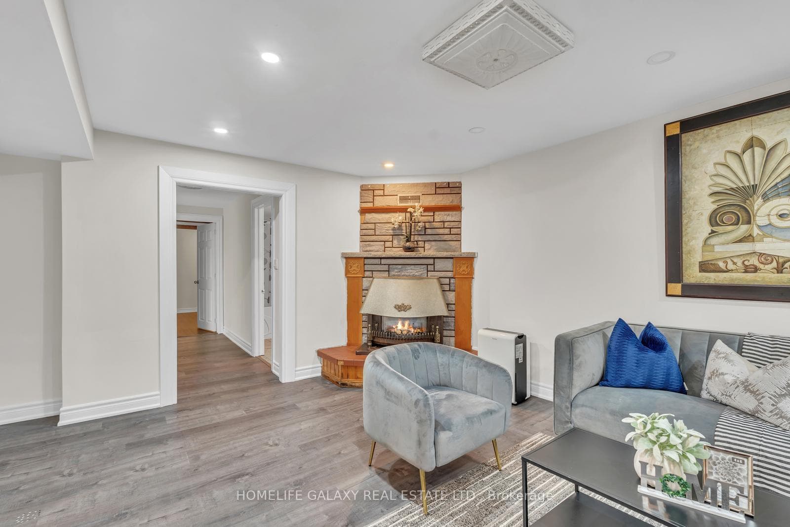 94 Waringstown Drive photo 22