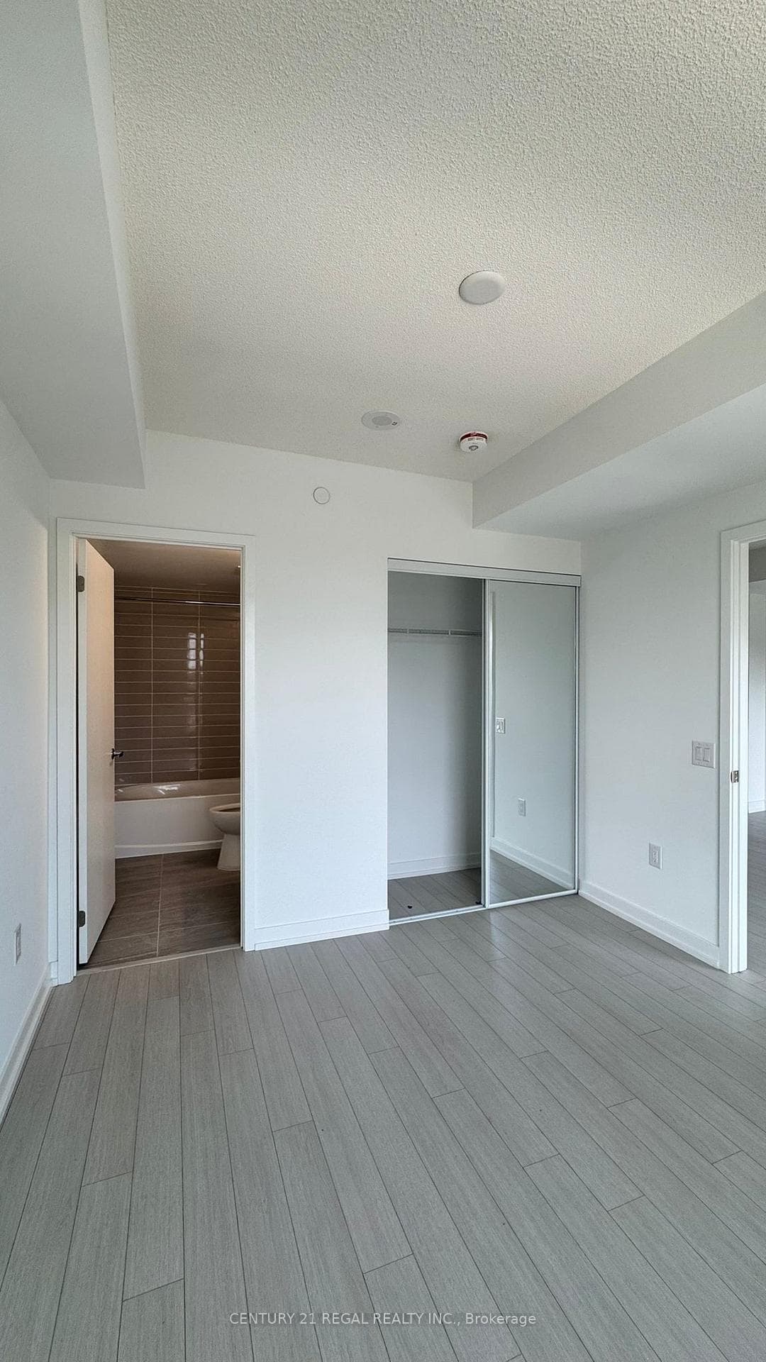 4010 Eglinton Avenue Unit 417 photo 24