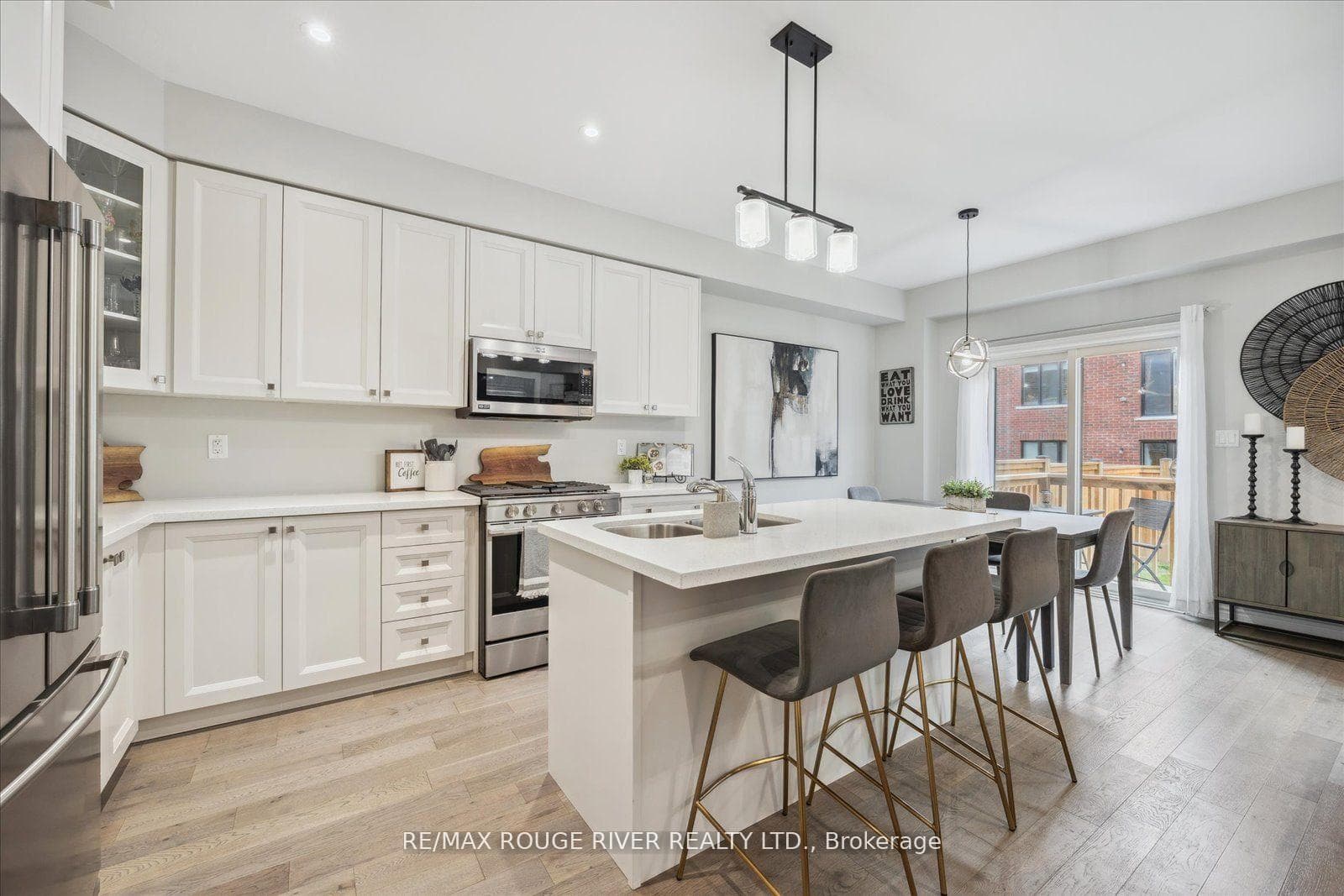 7 Harry Thornton Lane photo 7