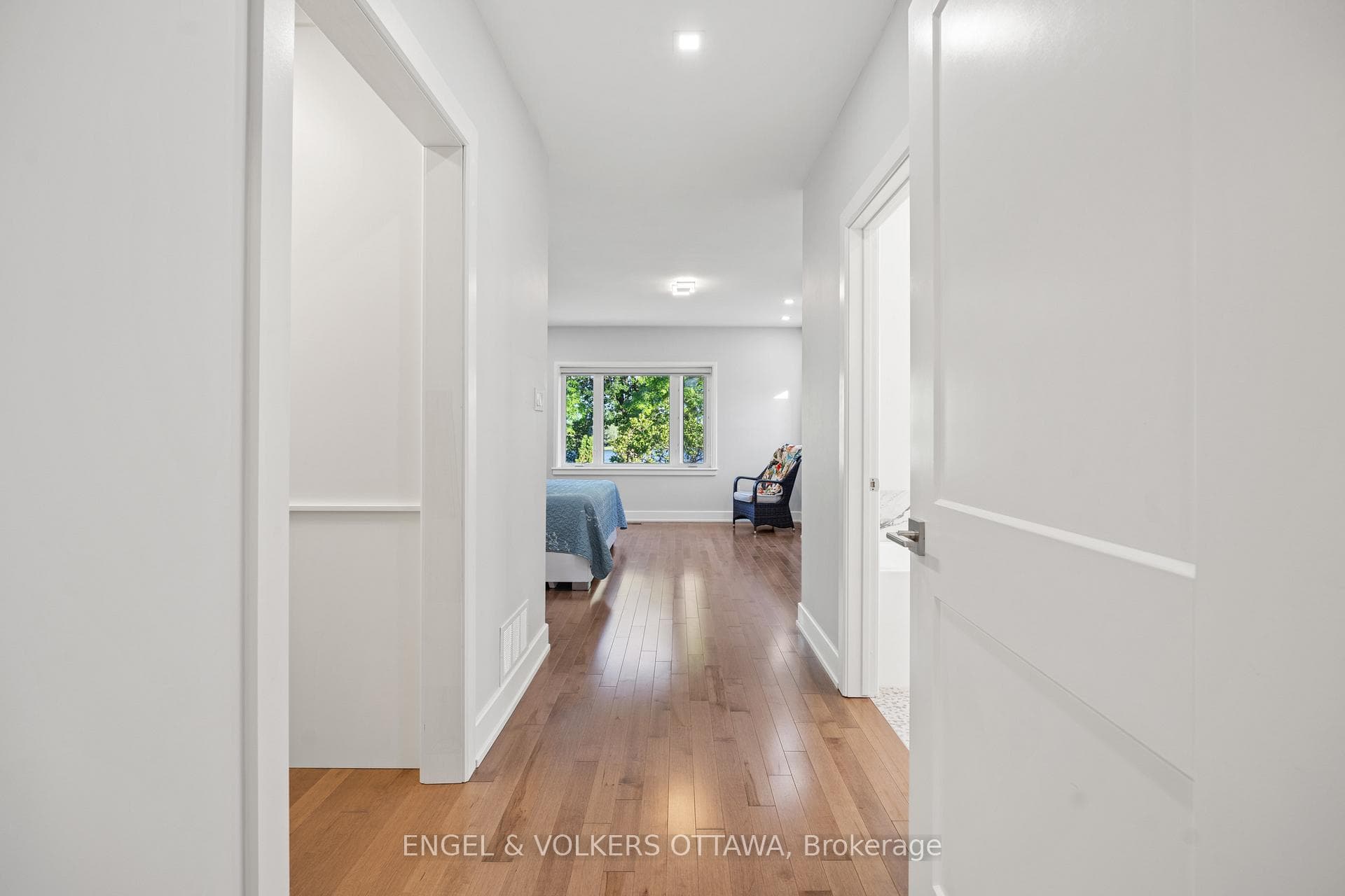 1562 Lakeshore Drive photo 23