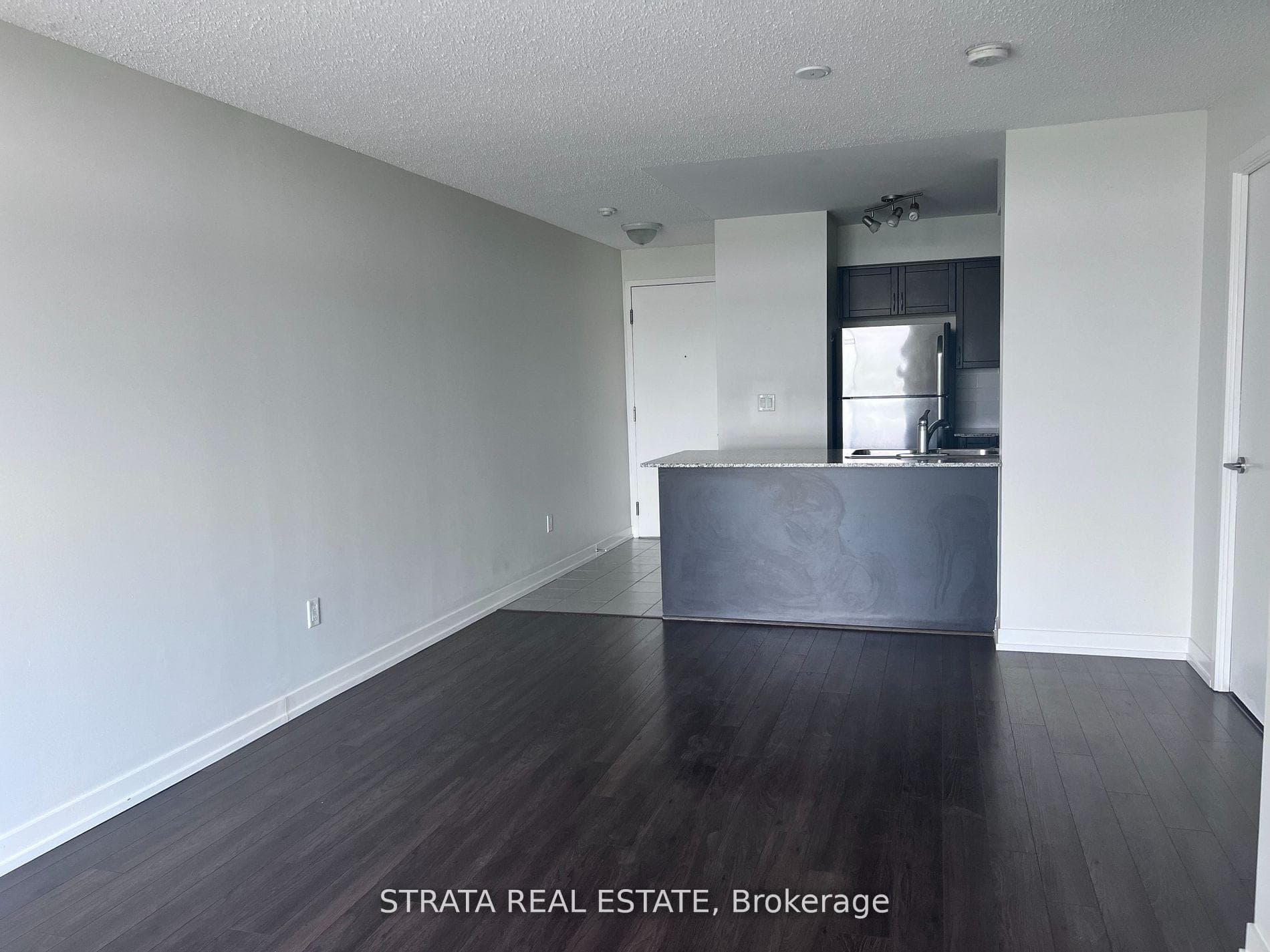 812 Lansdowne Avenue Unit 612 photo 9