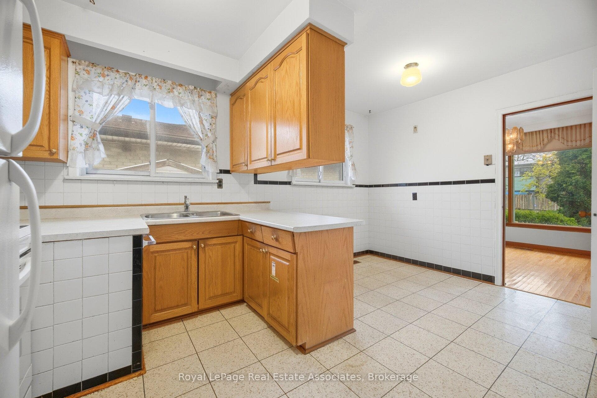193 Kingsview Boulevard photo 19
