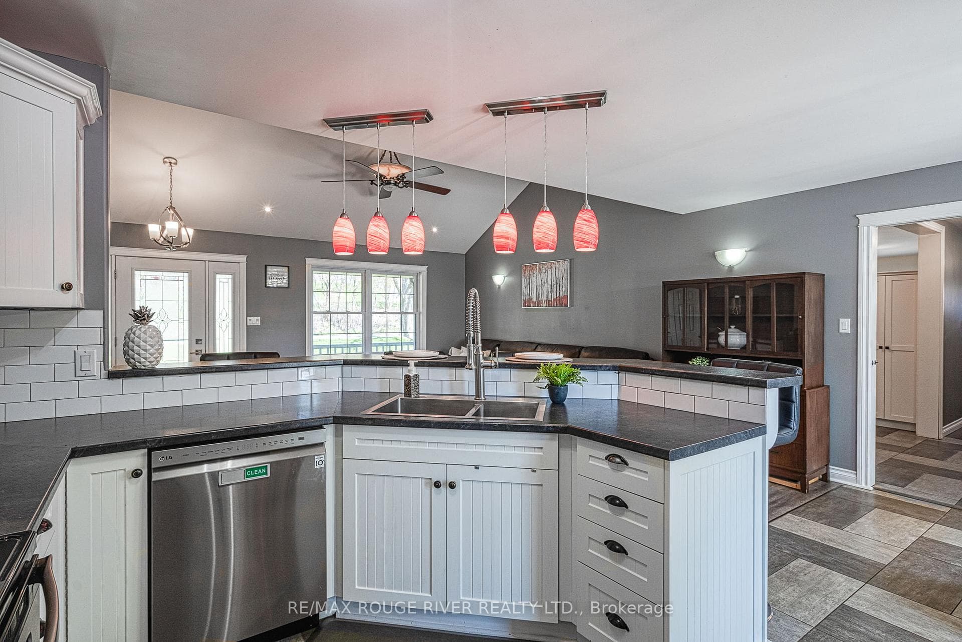 233 Haynes Road photo 11