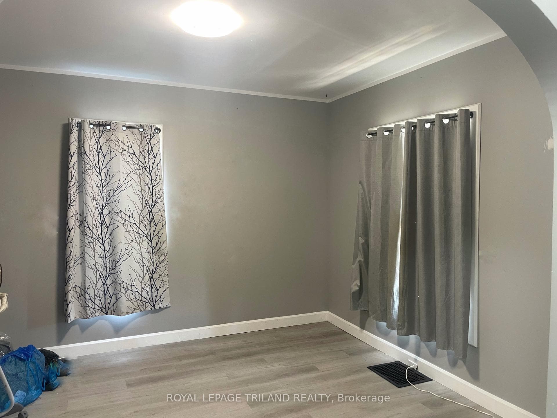245 SYDENHAM Street photo 5