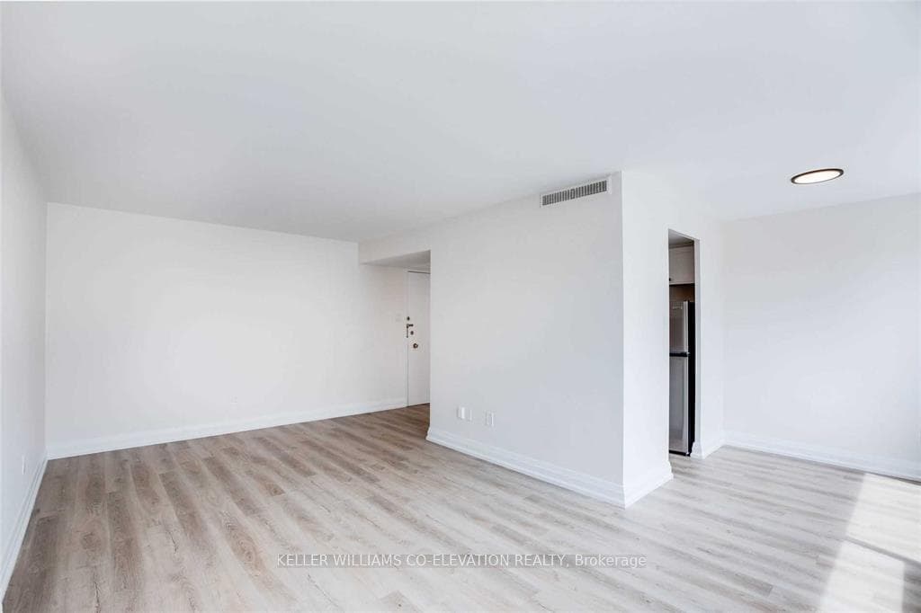 250 St Clair Avenue Unit 405 photo 29