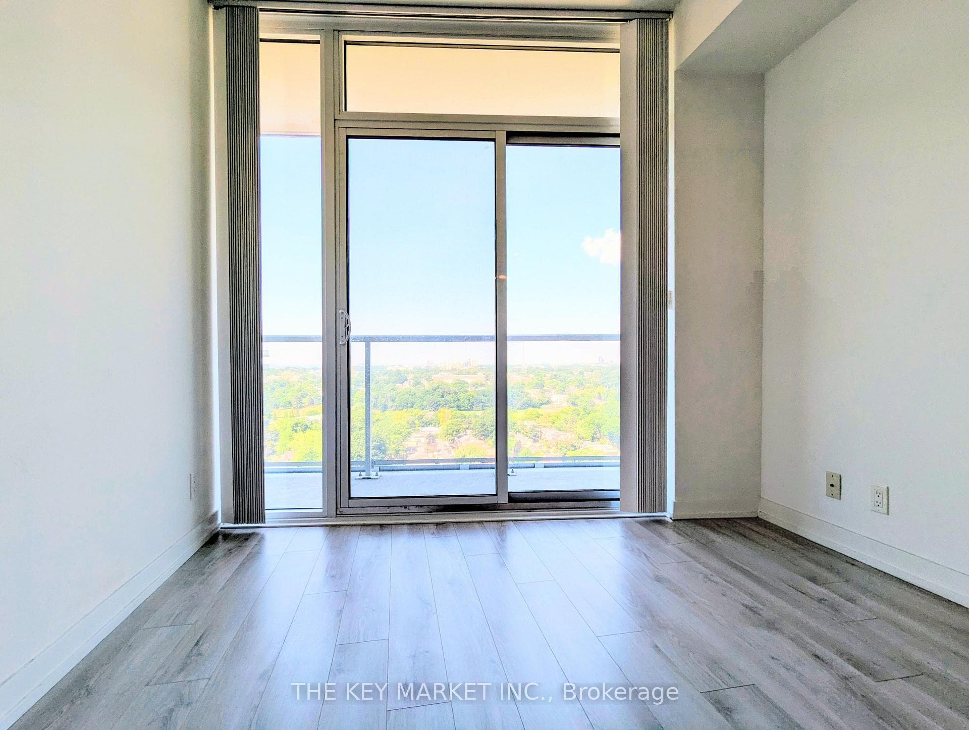 33 Helendale Avenue Unit 1511 photo 16