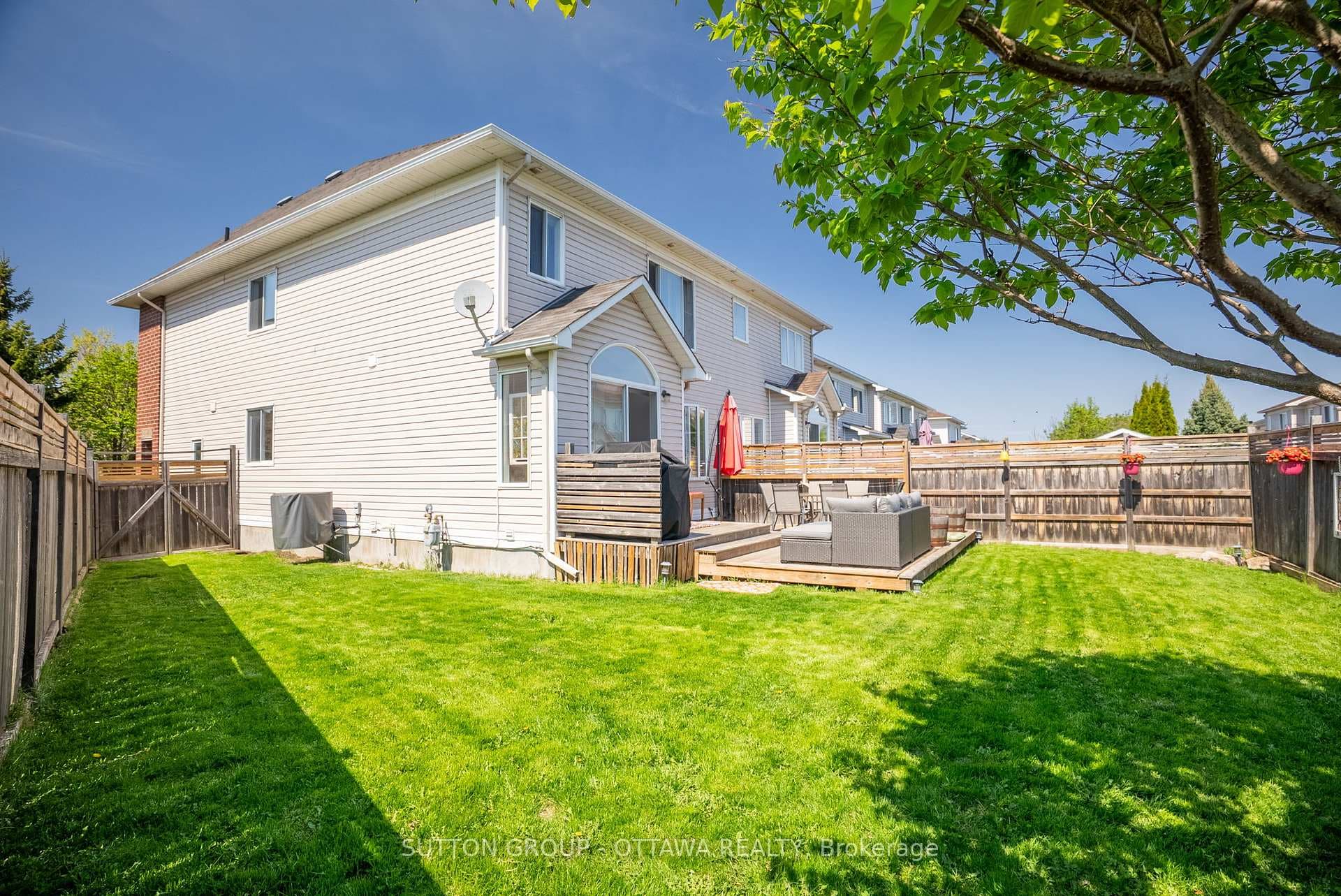 75 SCAMPTON Drive photo 19