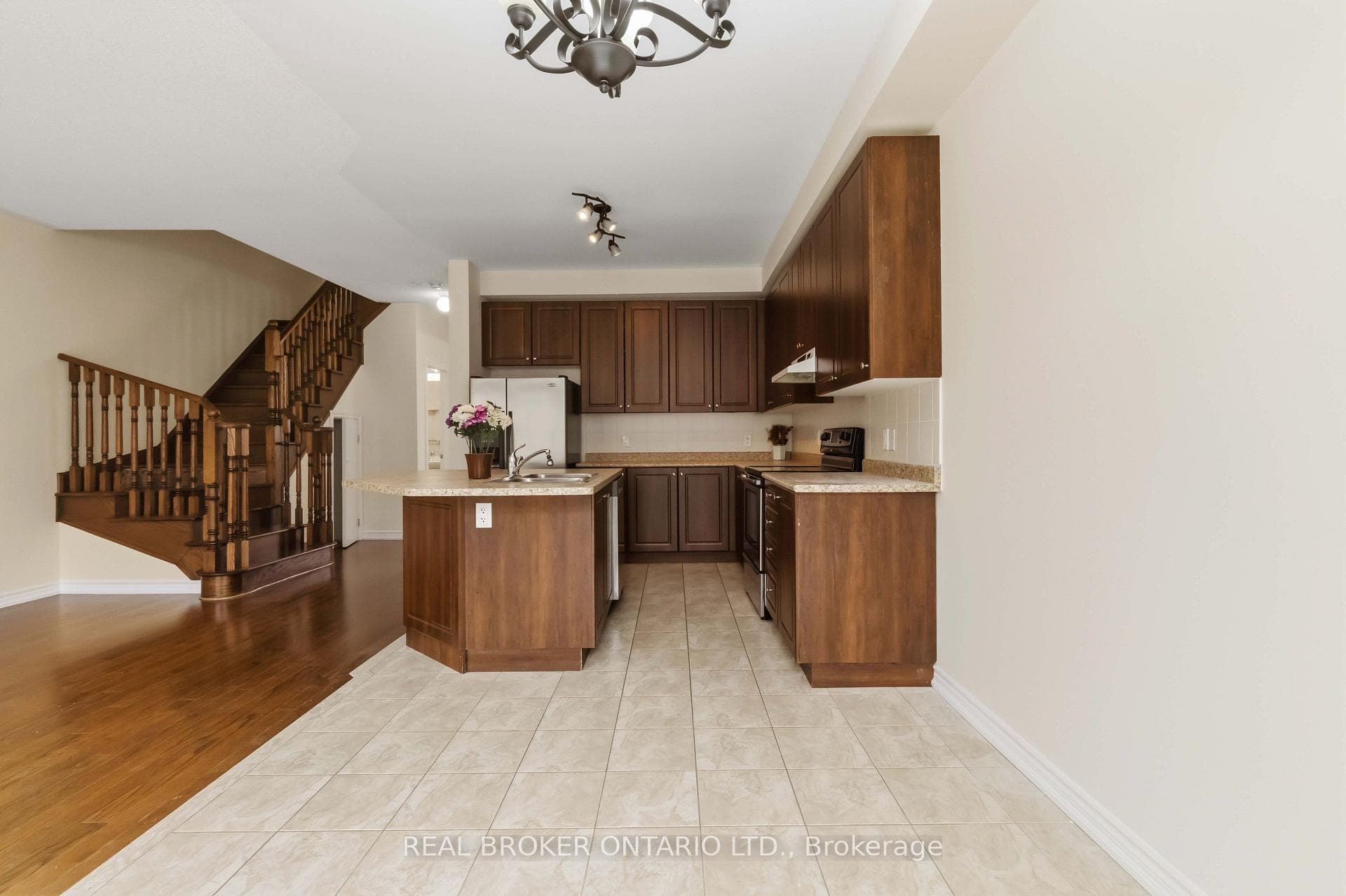 27 Mccartney Street Unit MAIN photo 17