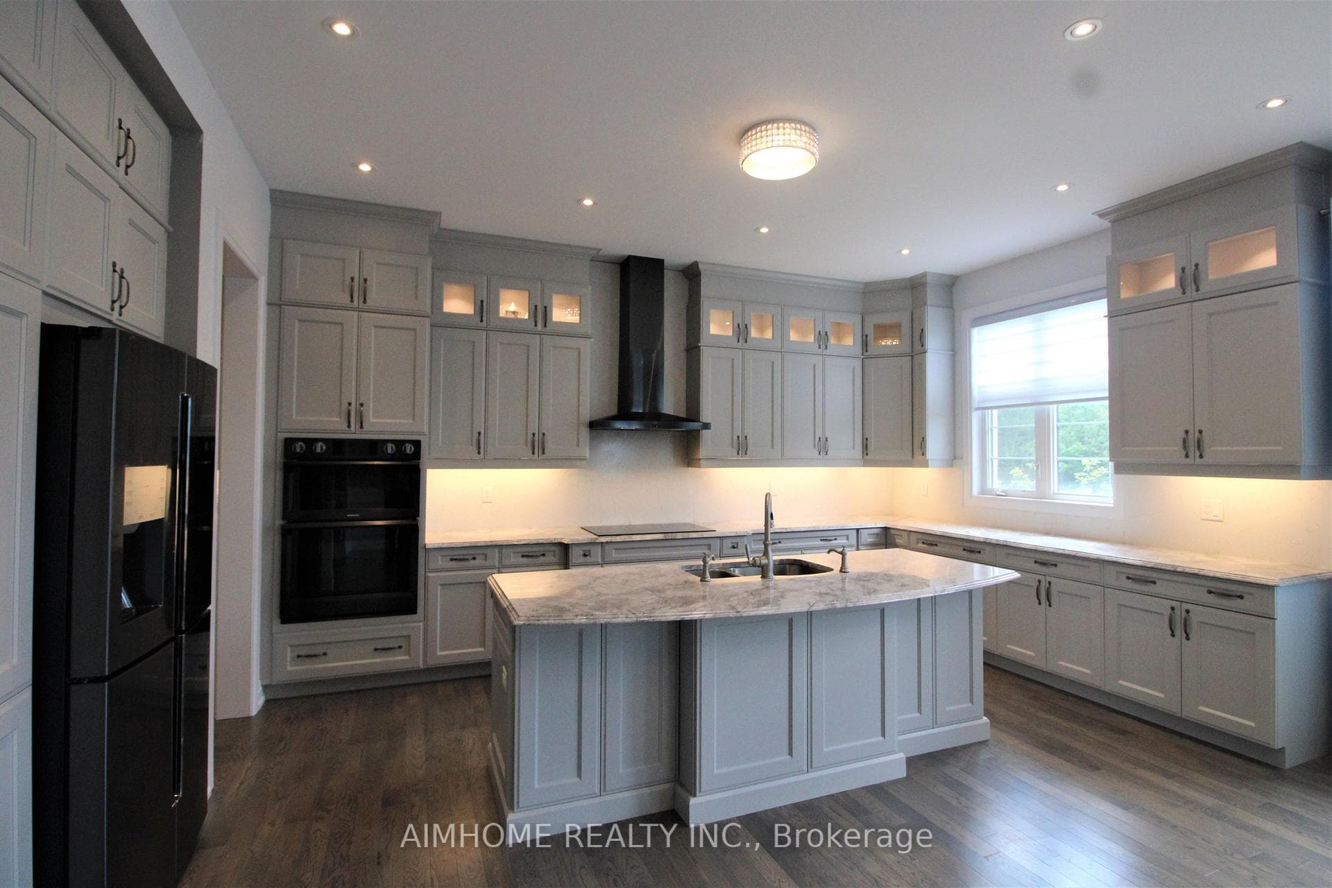 151 Bridgepointe Court photo 3