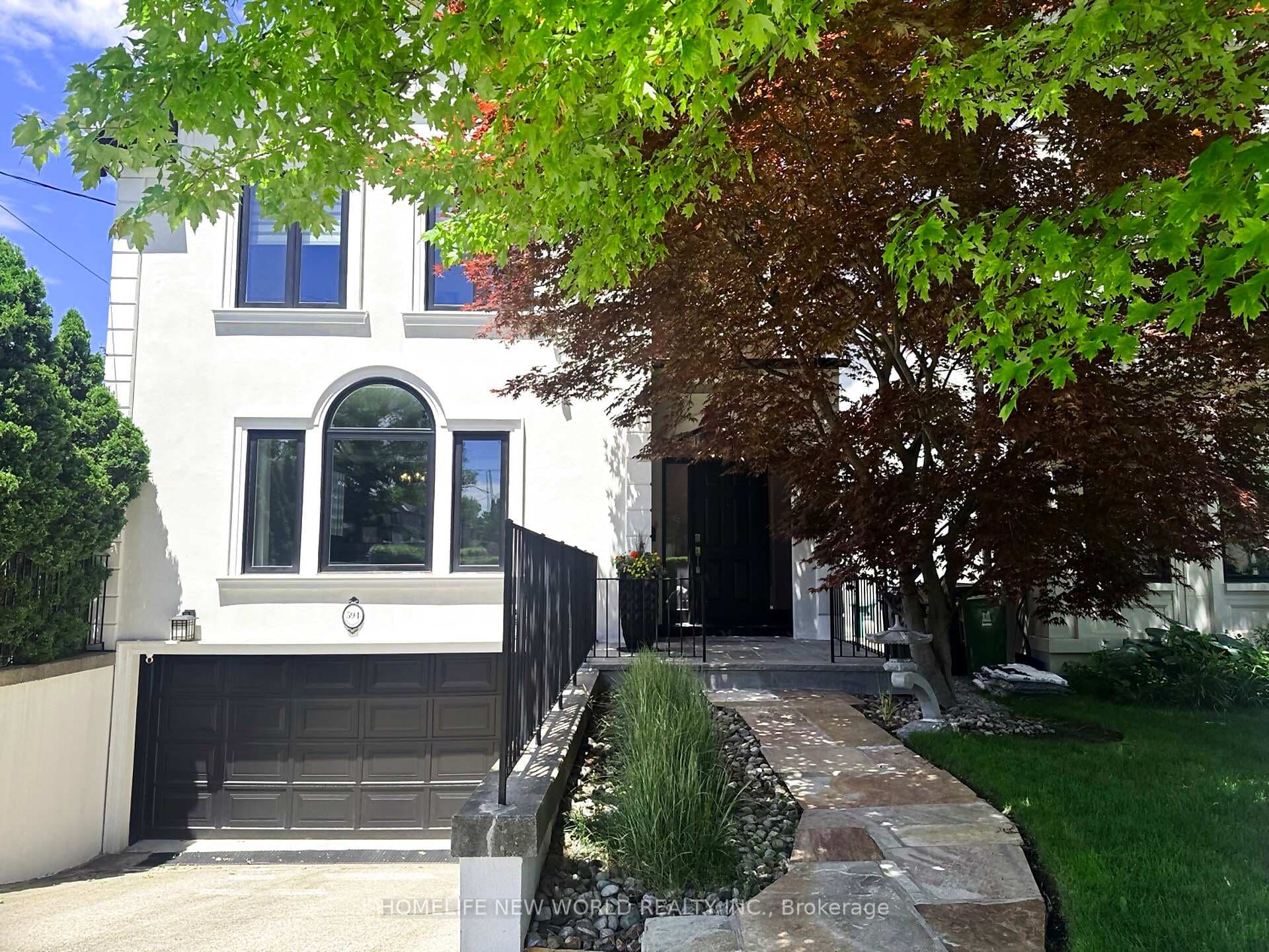 594 Woburn Avenue photo 2