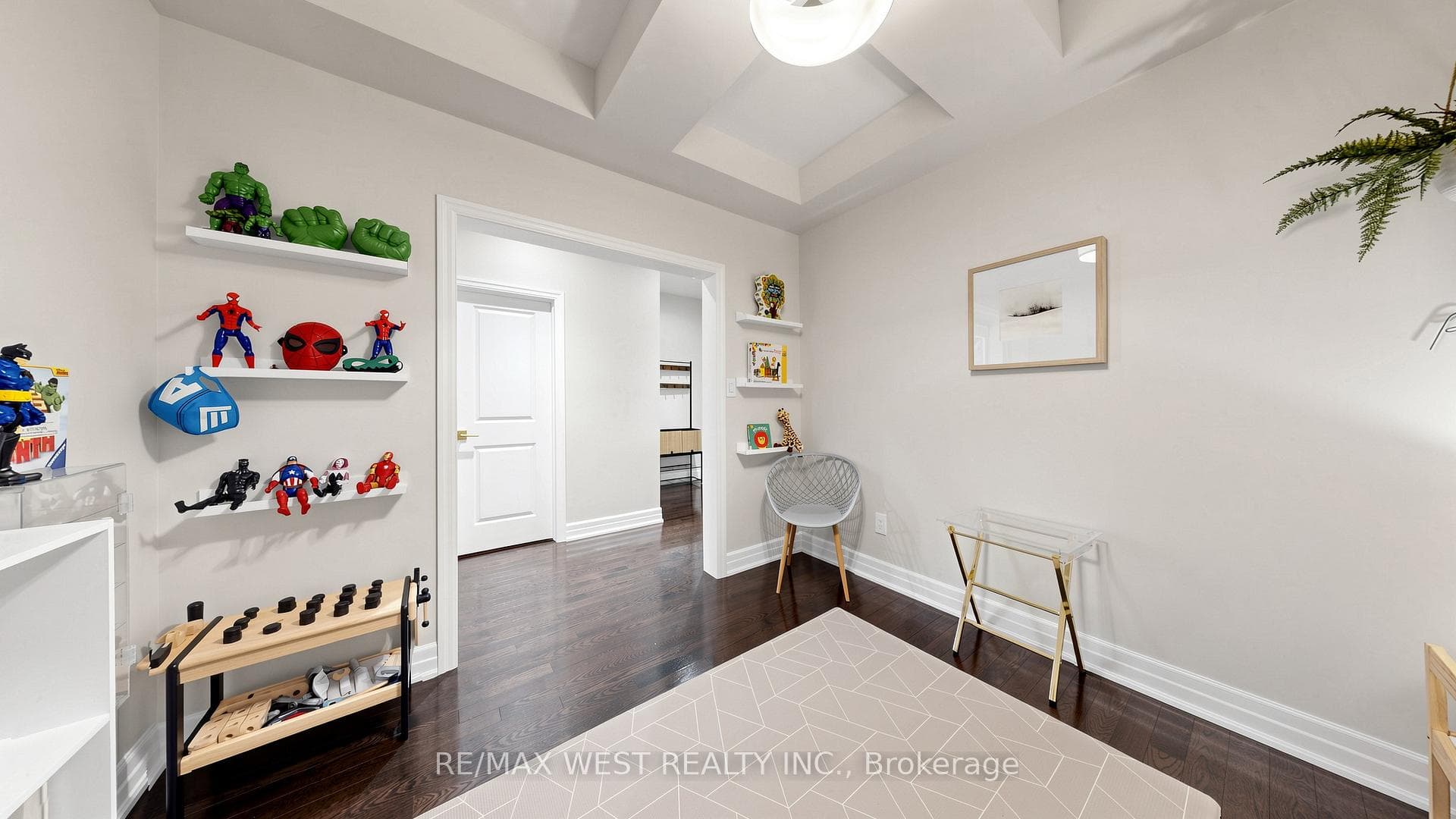 57 Alex Campbell Crescent photo 4