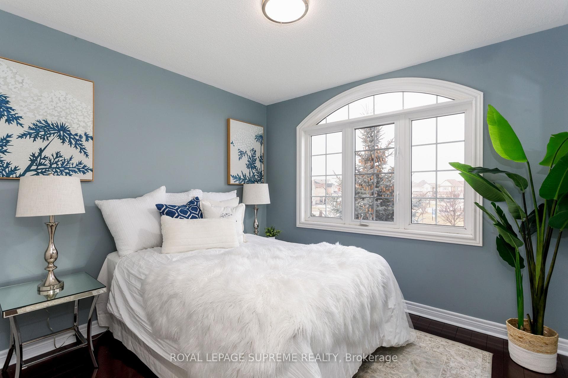 90 Lightcatcher Circle photo 31