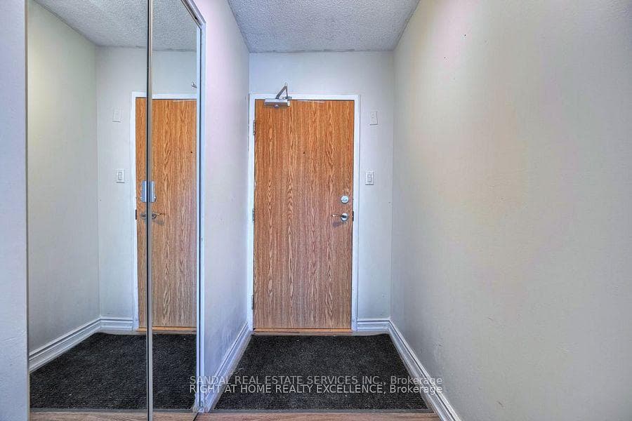 8 Lisa Street Unit 1102 photo 10