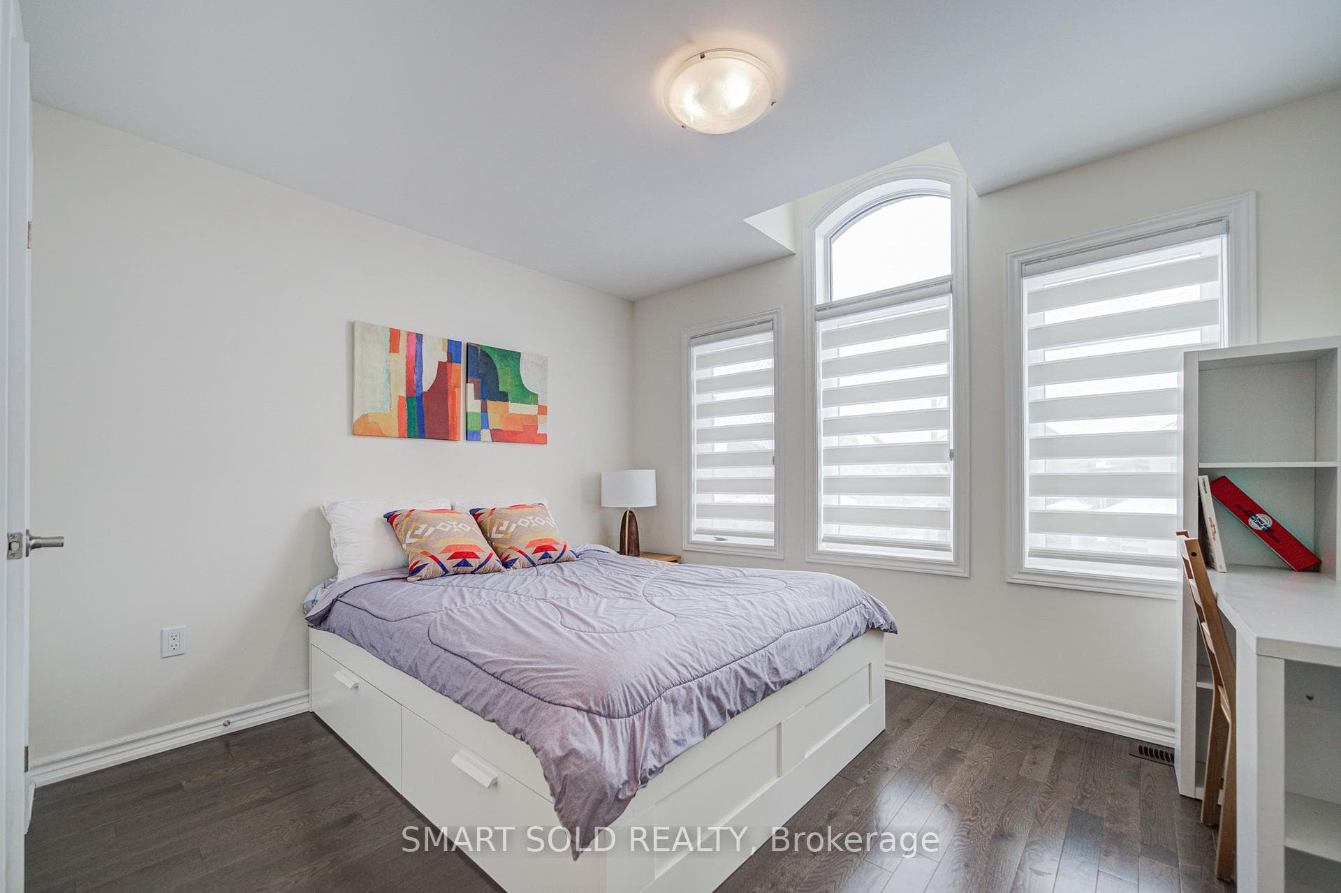 117 Ferragine Crescent photo 36