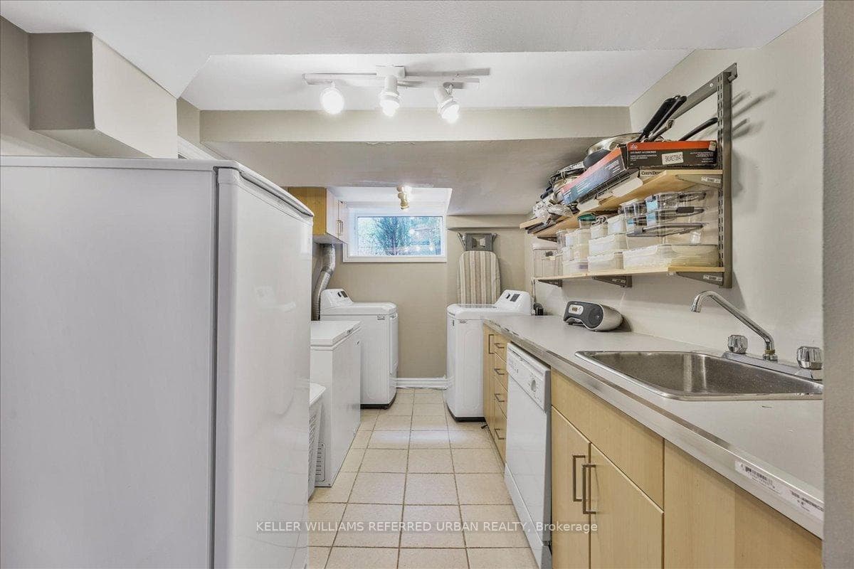 185 Cameron Avenue photo 35