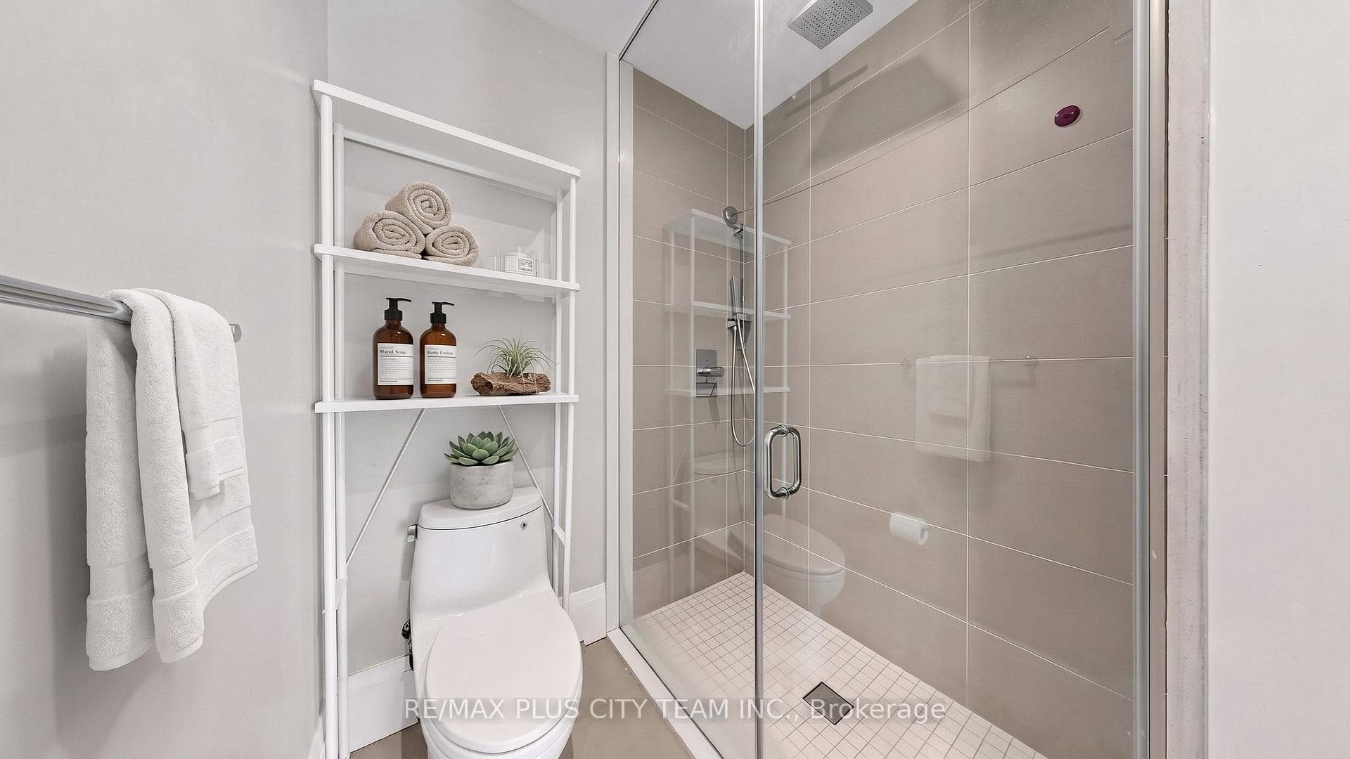 Virtually Staged Main Bathroom