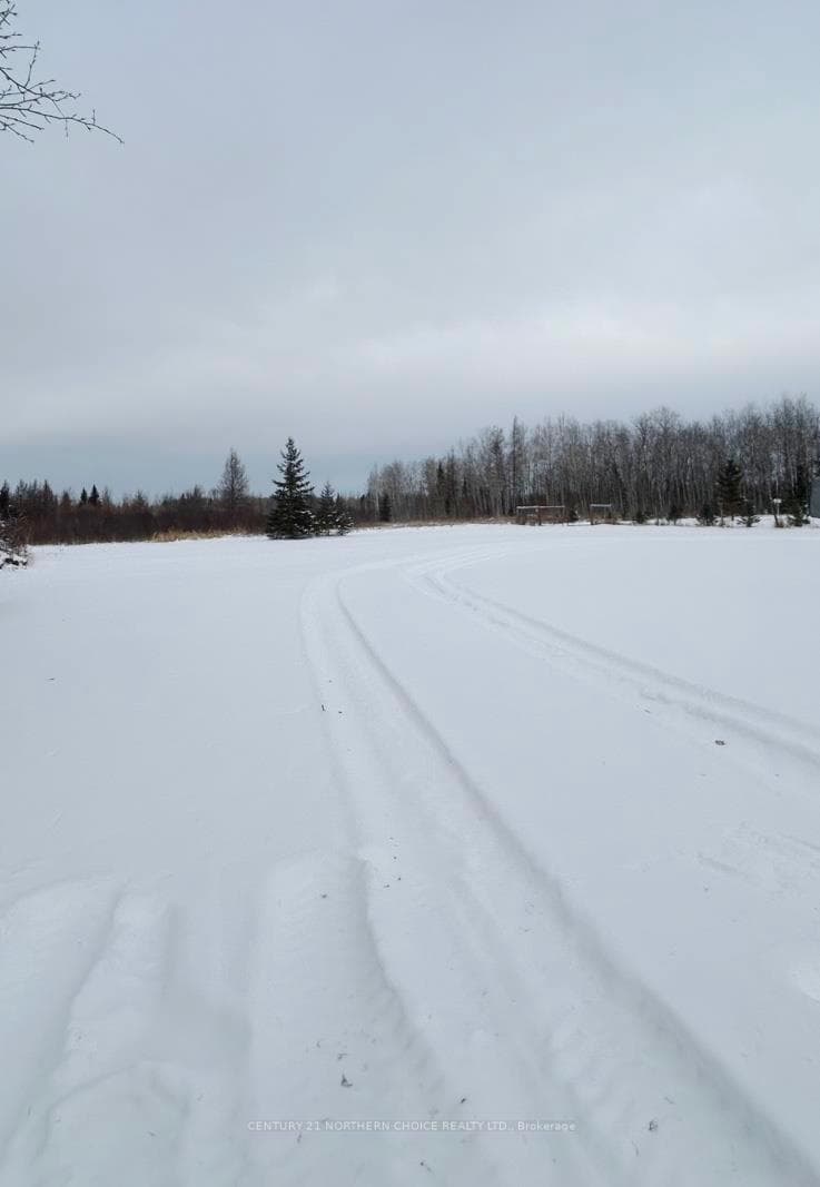 520 Hwy 11/71 photo 28