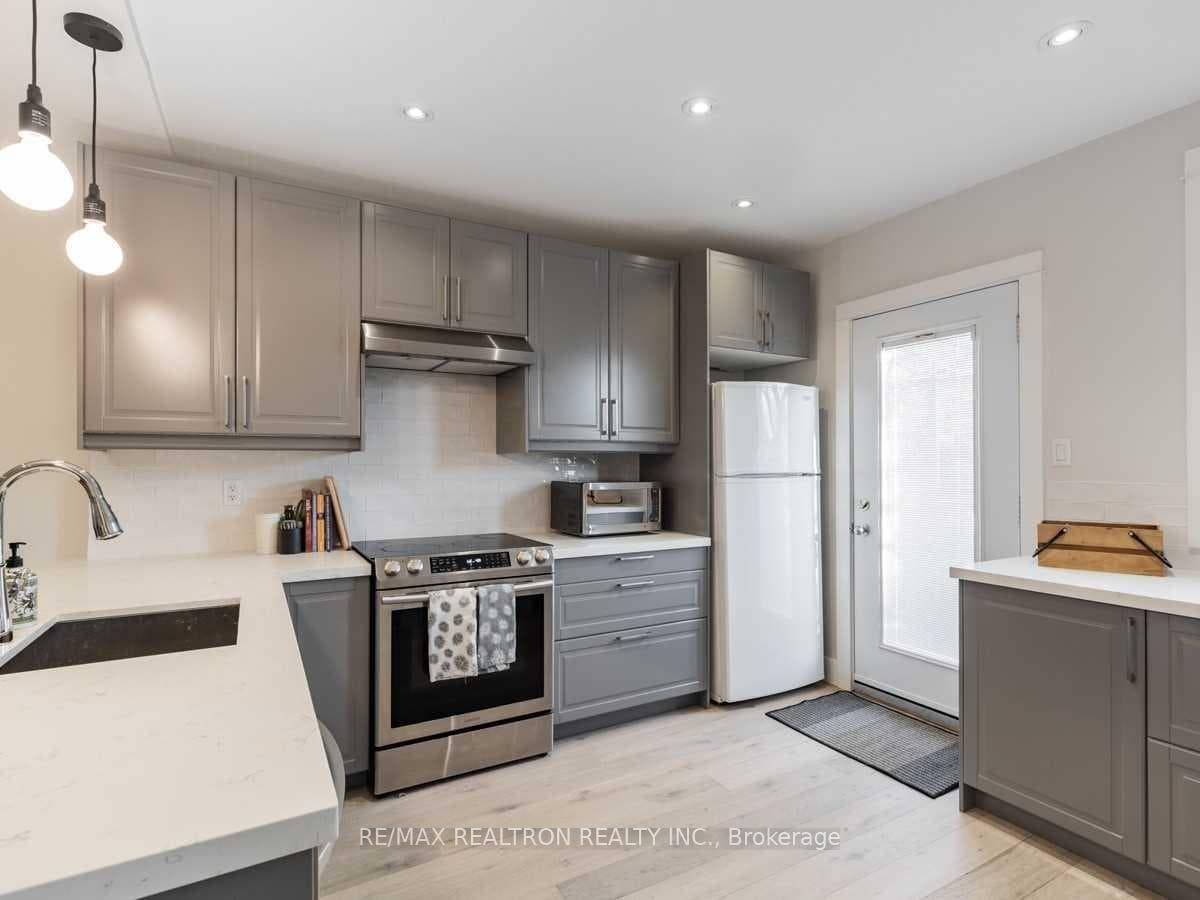 1047 Davenport Road Unit Main photo 7