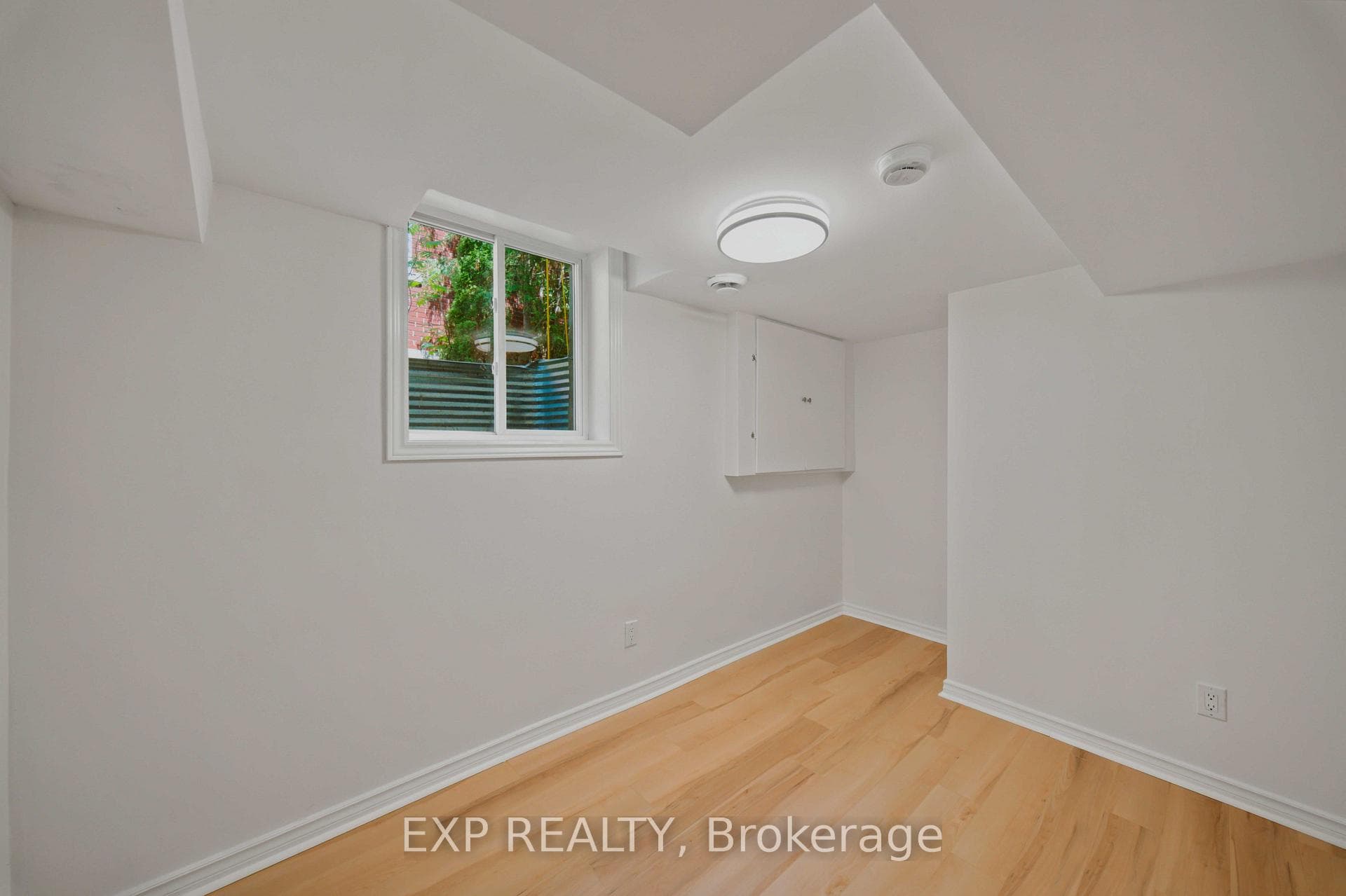452 Sunnyside Avenue photo 25