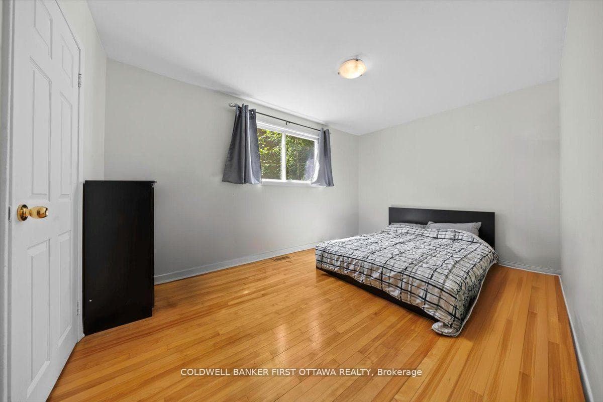 902 Watson Street photo 13