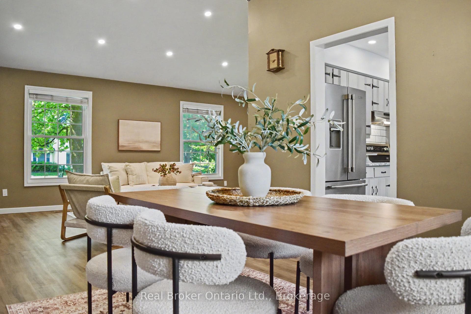617 Louis Street photo 12