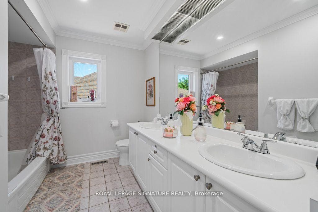 95 Shaftsbury Avenue photo 28