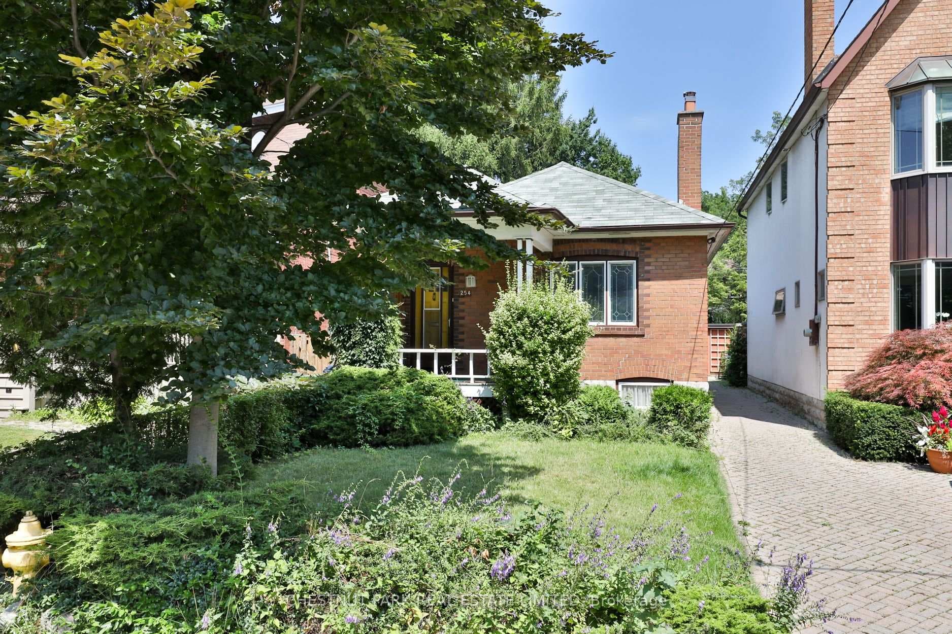 254 Cranbrooke Avenue photo 2