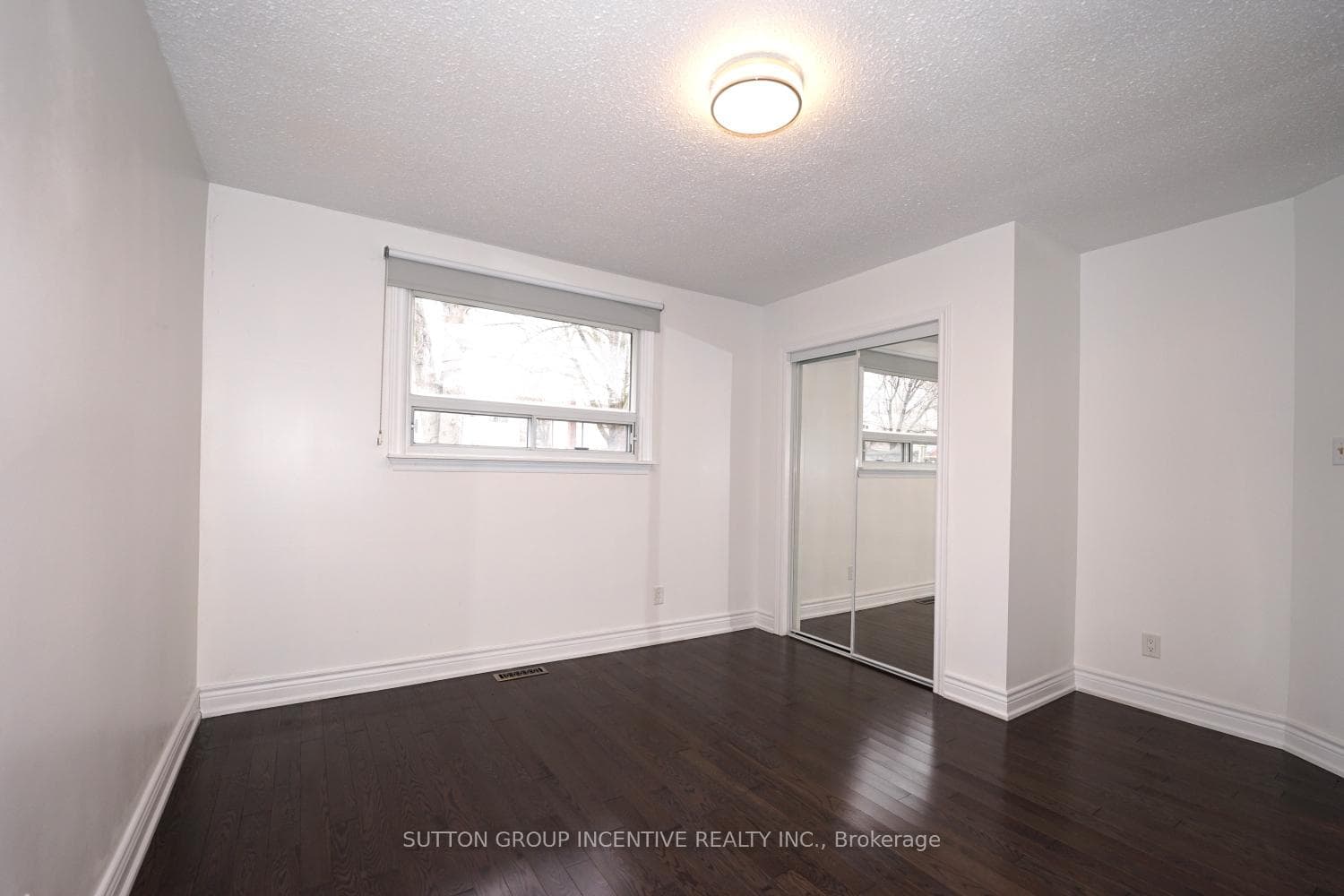 7 HURON Street photo 16
