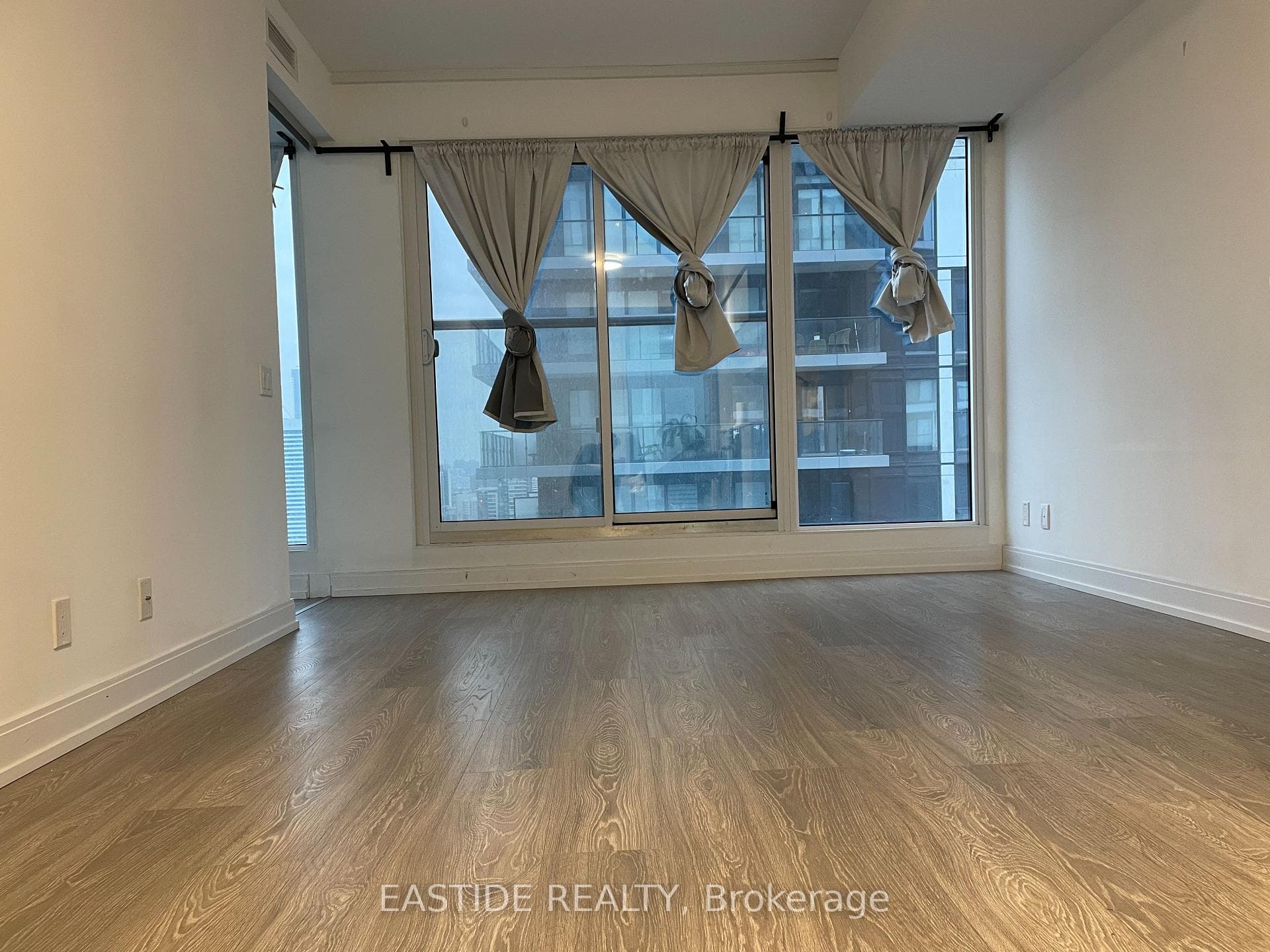 181 Dundas Street Unit 4311 photo 11