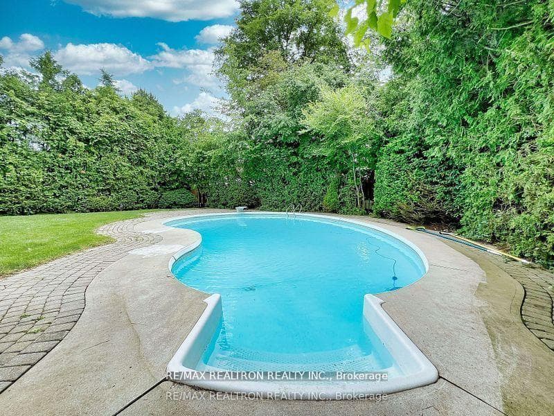 61 Arjay Crescent photo 37
