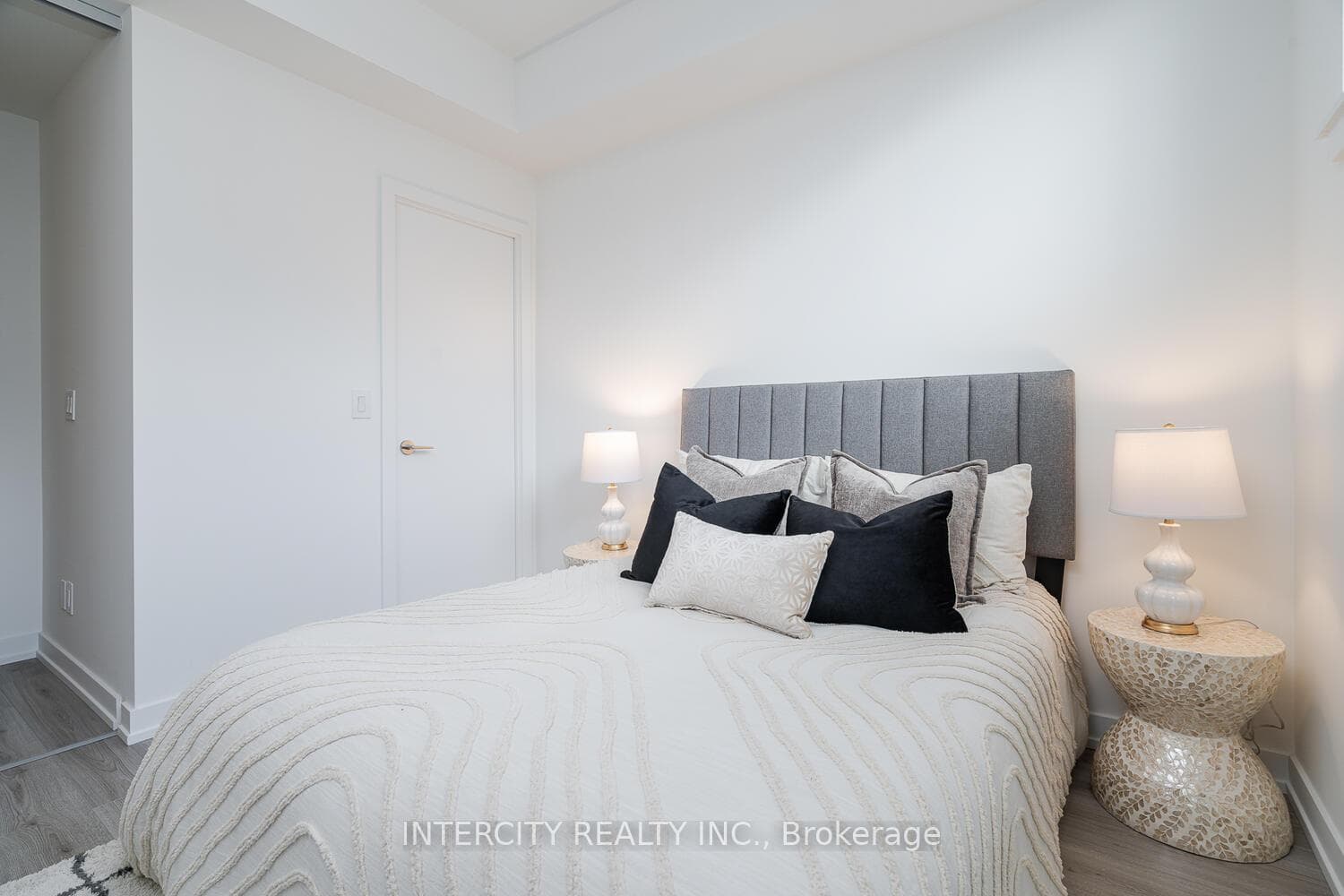851 Sheppard Avenue Unit 38 photo 24