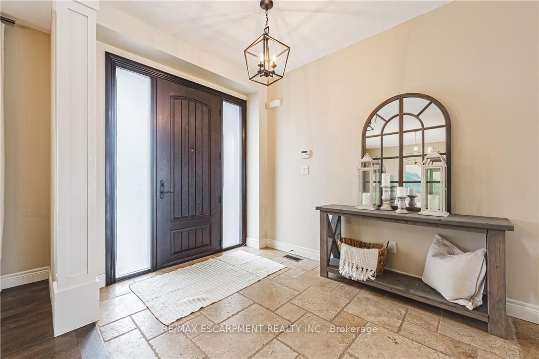35 Greti Drive photo 4